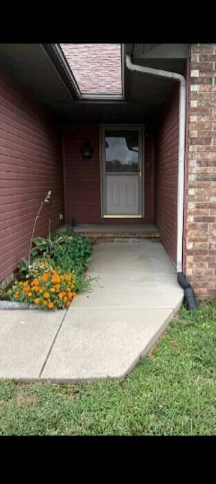 2211 W Deerfield ST, Springfield, MO 65807