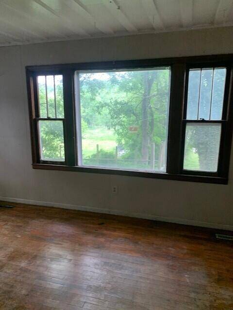 424 Reno Springs RD, Walnut Shade, MO 65771