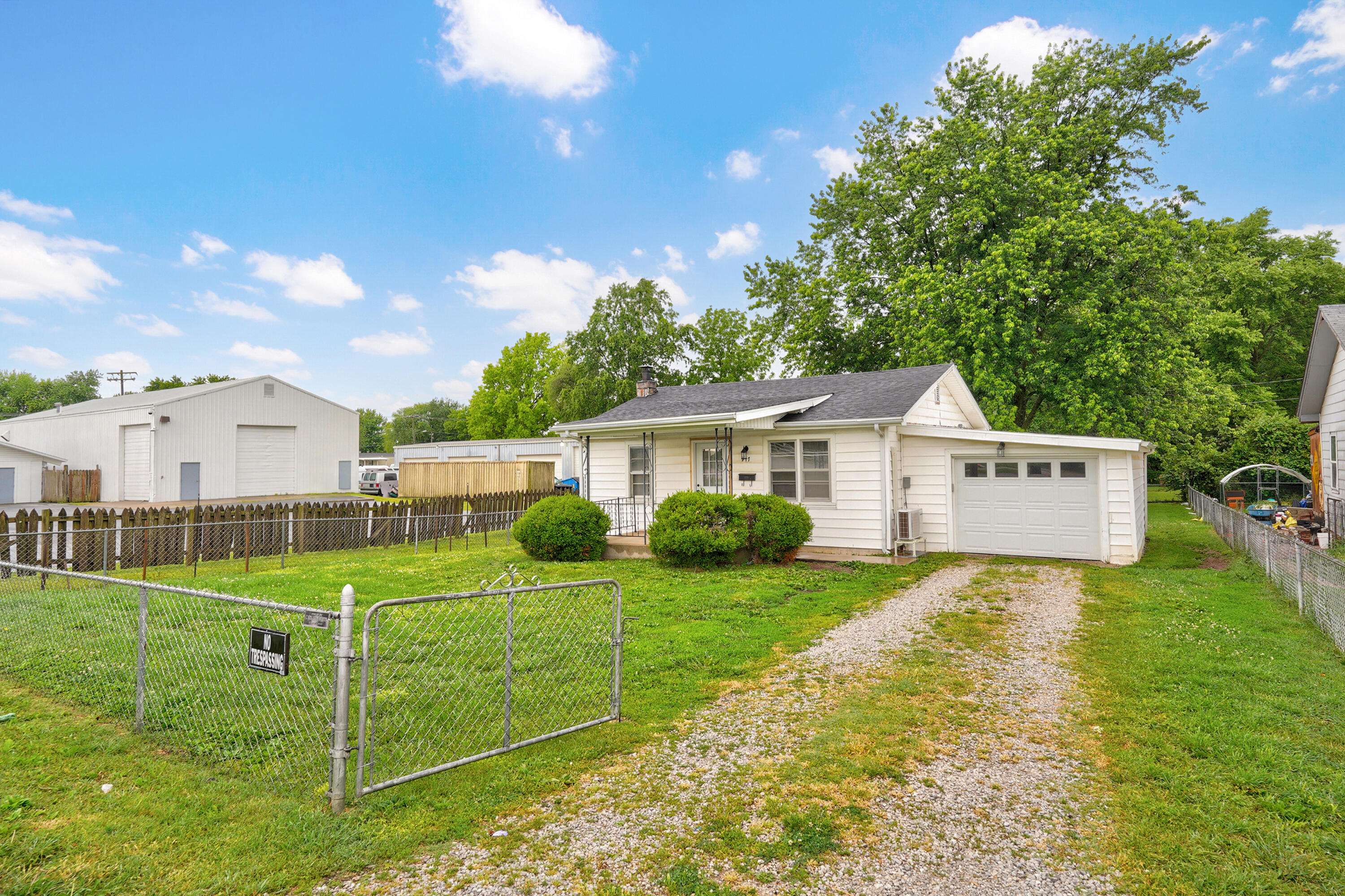 917 S West AVE, Springfield, MO 65802