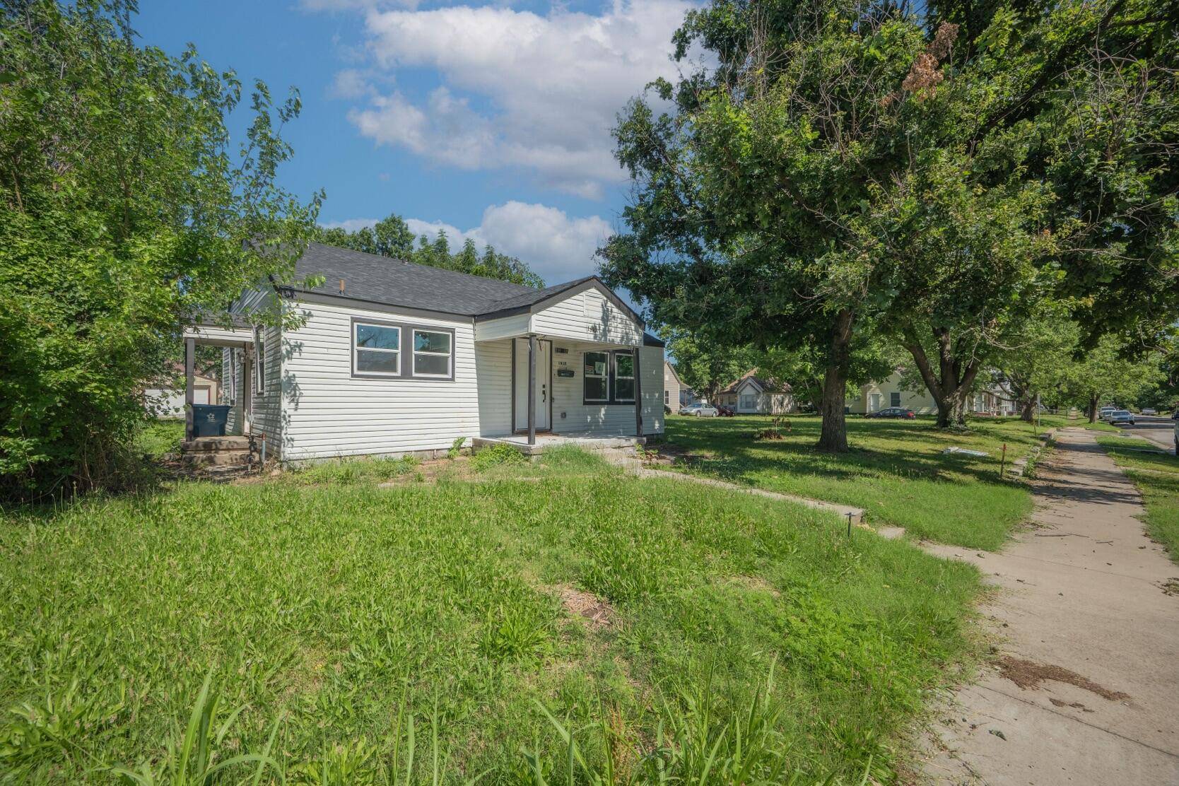 1610 S Byers AVE, Joplin, MO 64804