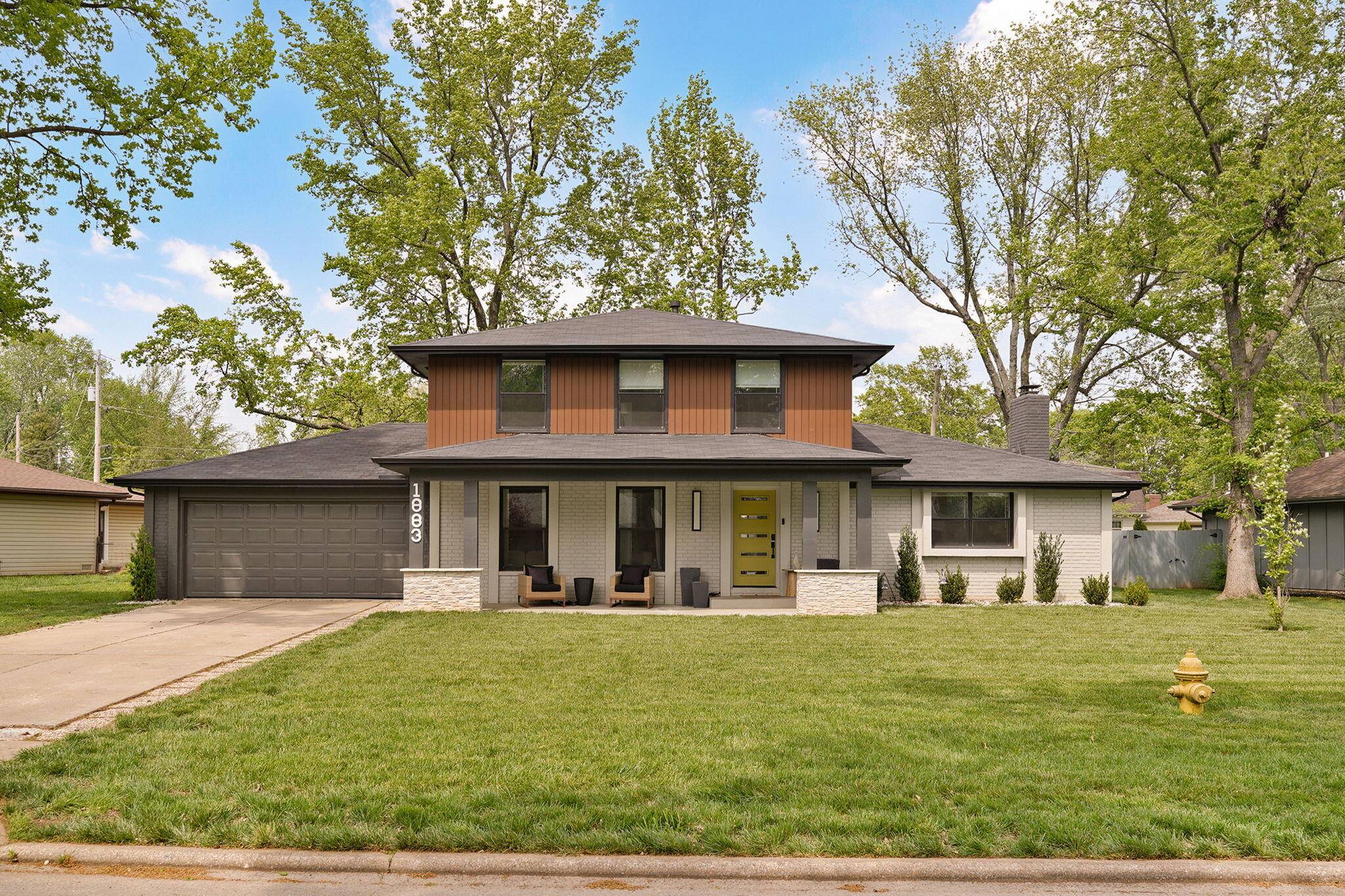 1883 E Cardinal ST, Springfield, MO 65804