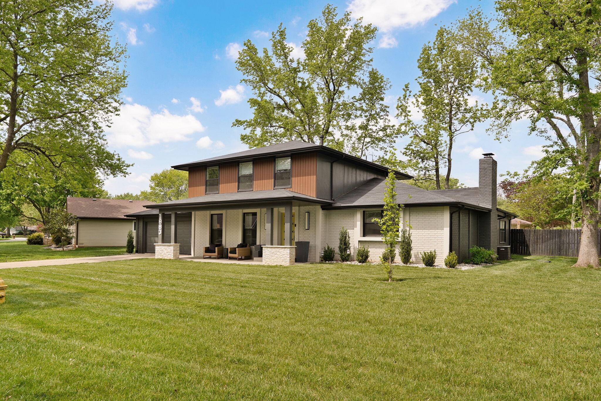 1883 E Cardinal ST, Springfield, MO 65804