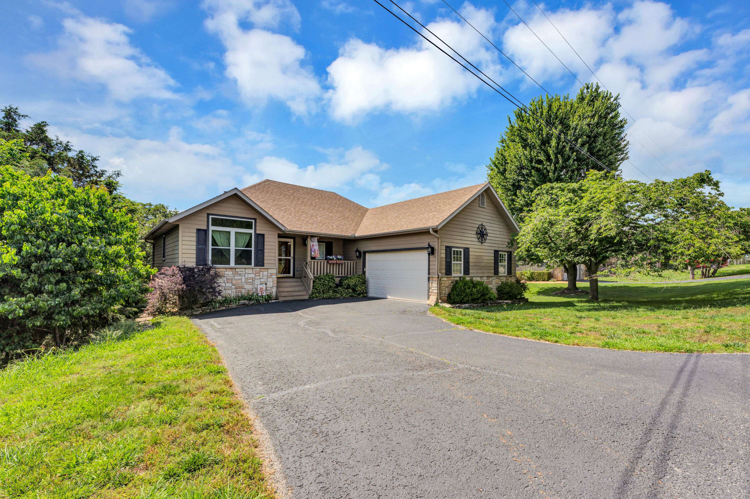 263 Mayden LN, Branson, MO 65616