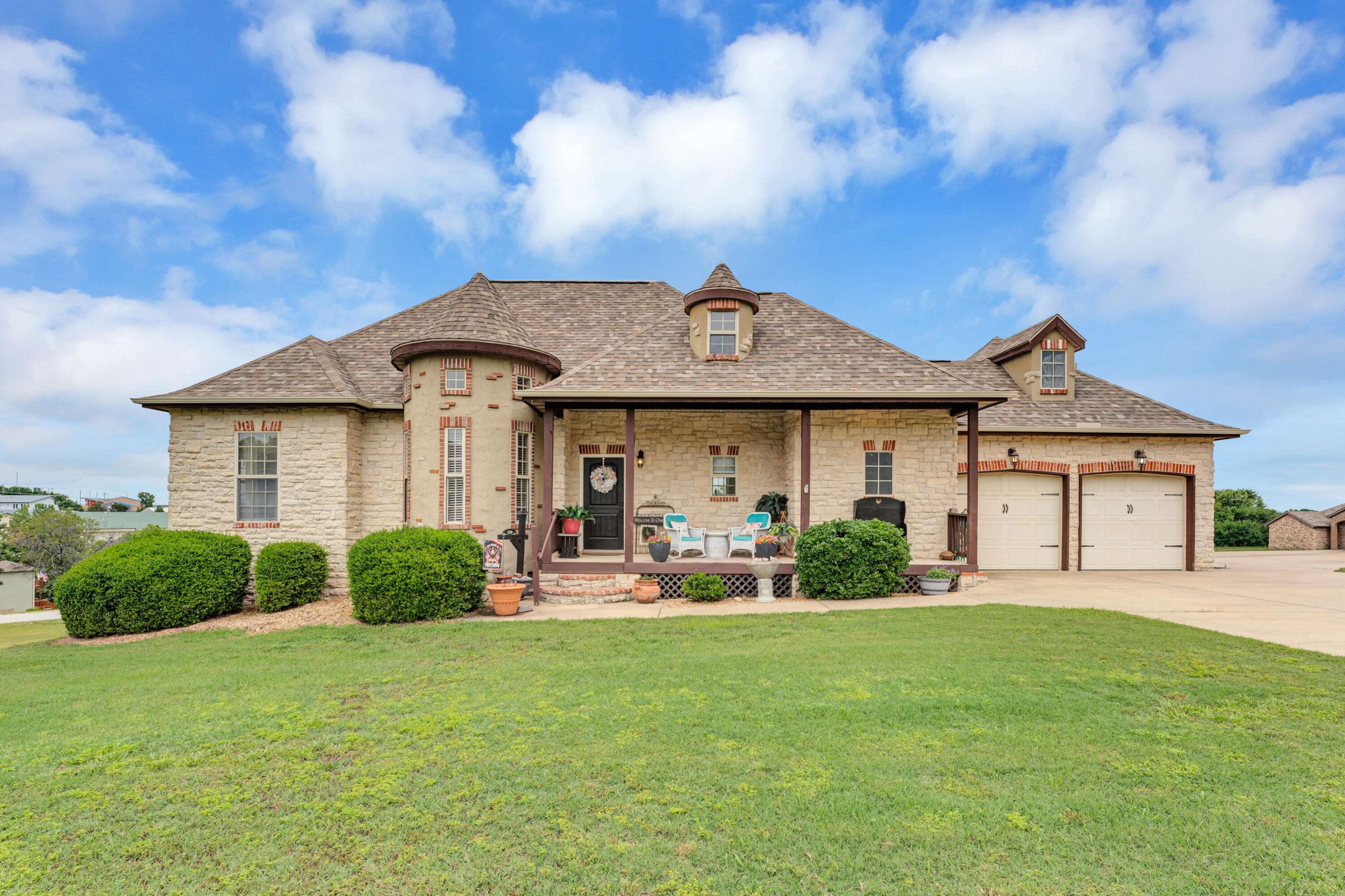 129 Hackberry LN, Branson, MO 65616