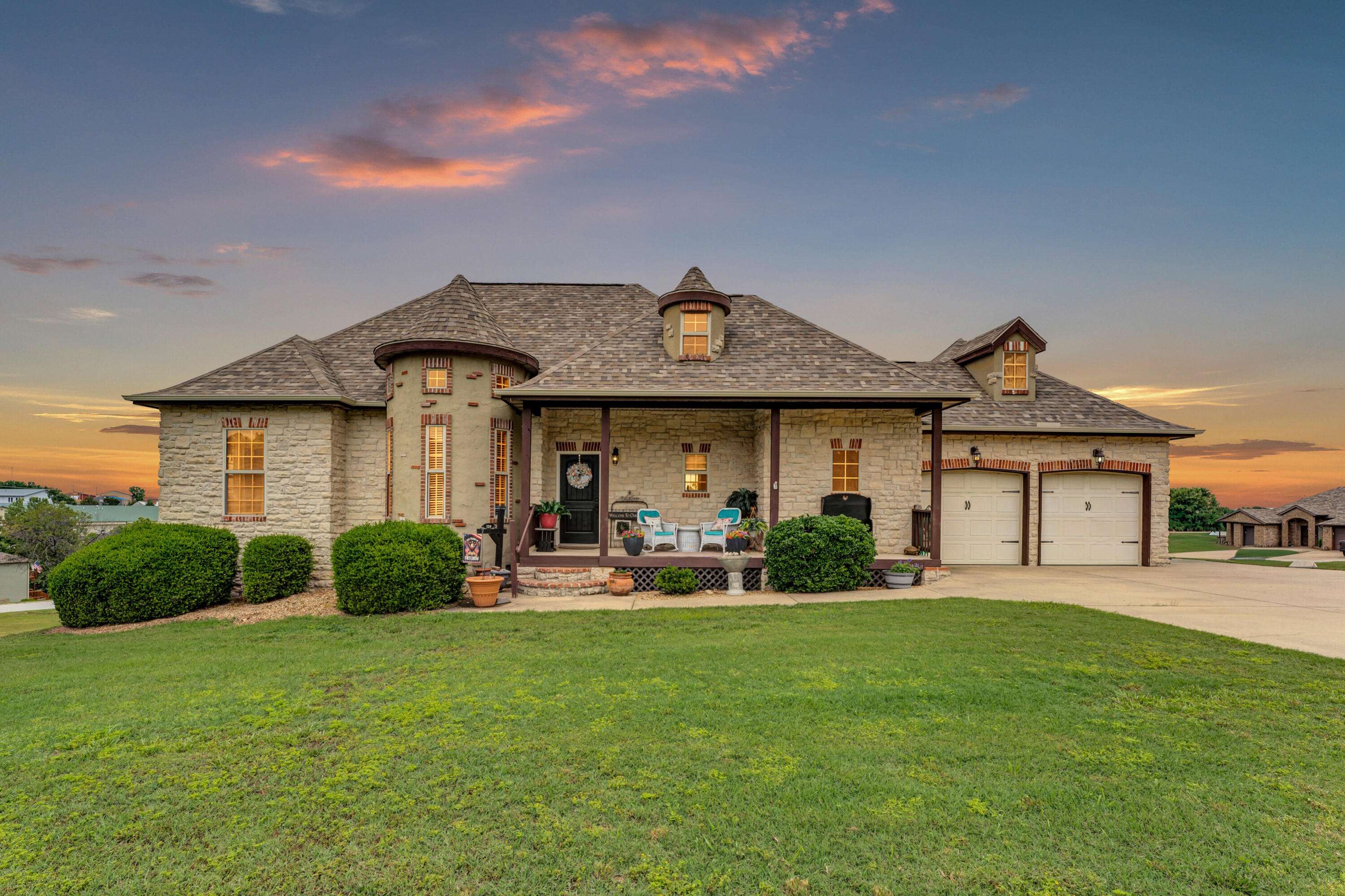 129 Hackberry LN, Branson, MO 65616