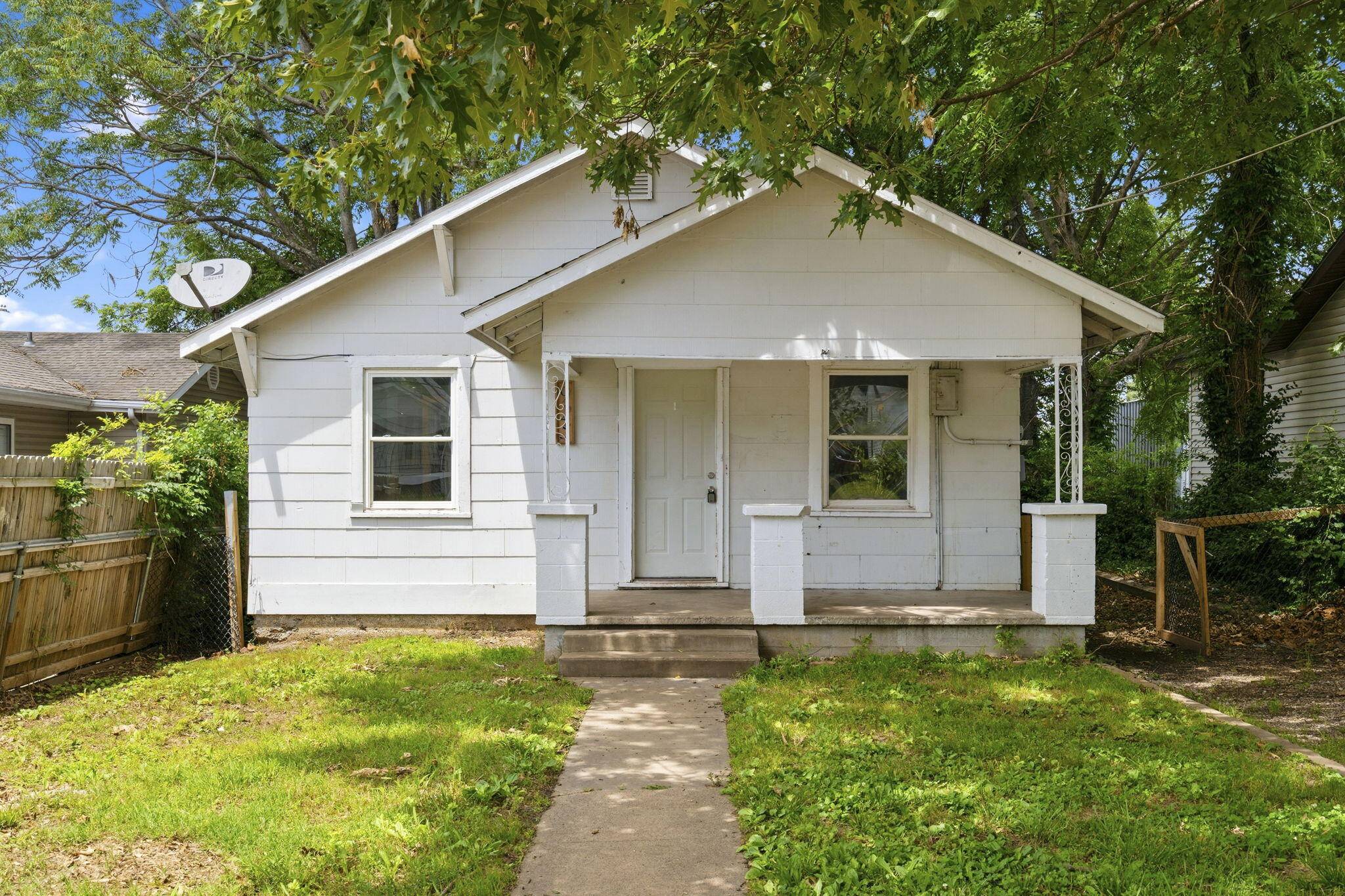 925 W Chicago ST, Springfield, MO 65803