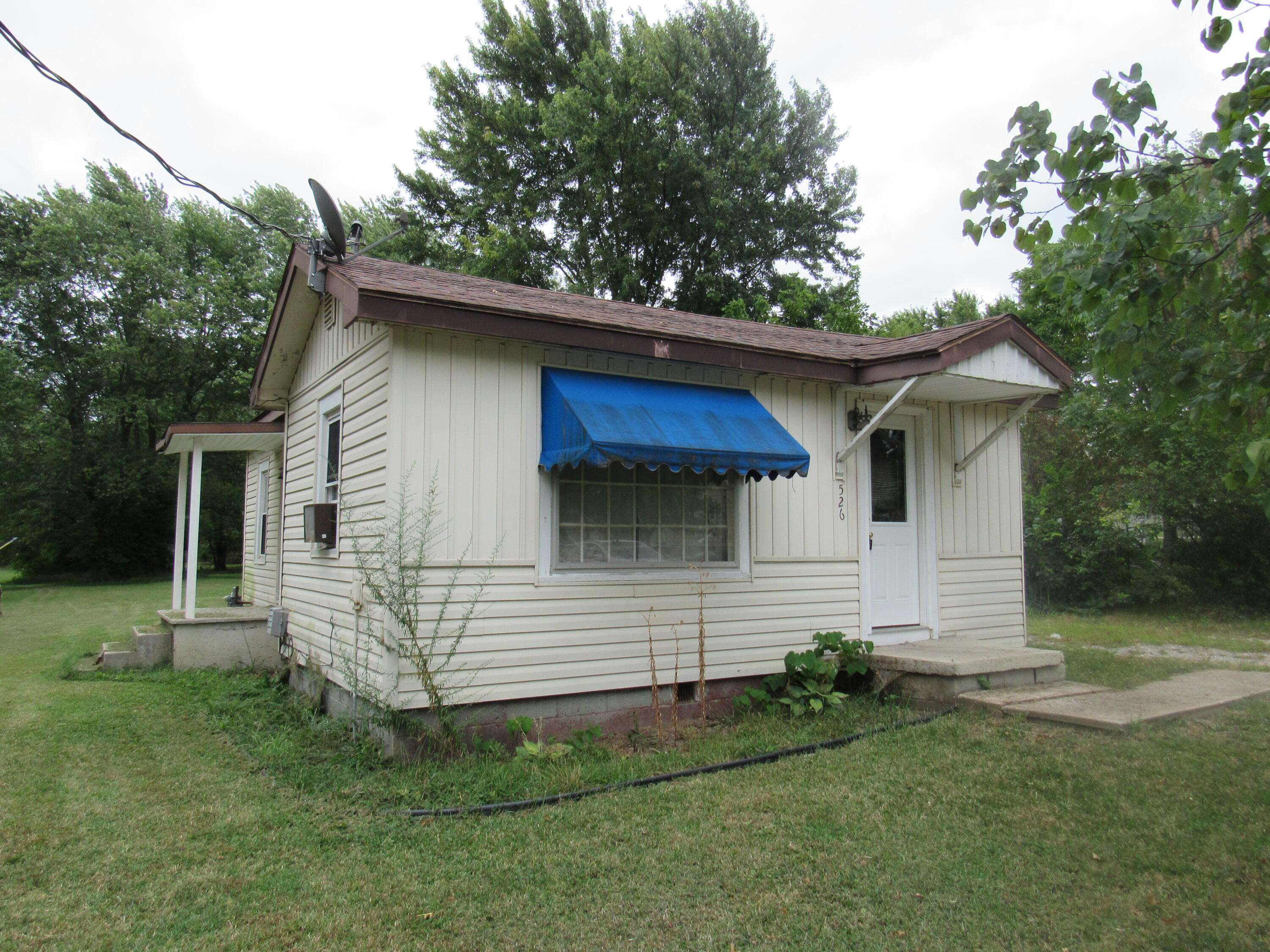 526 S Walnut ST, Marshfield, MO 65706