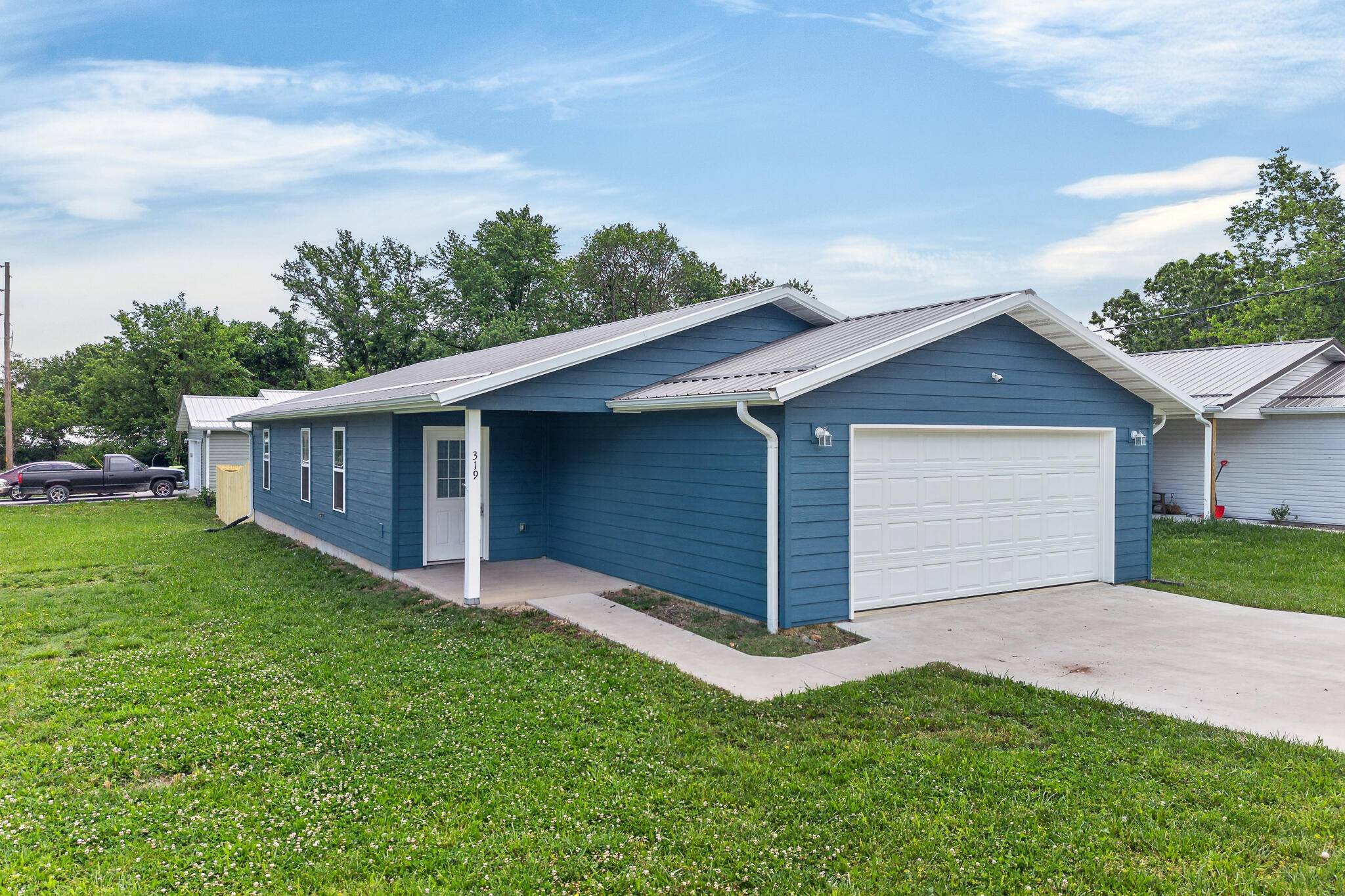 319 W Bedford ST, Marshfield, MO 65706