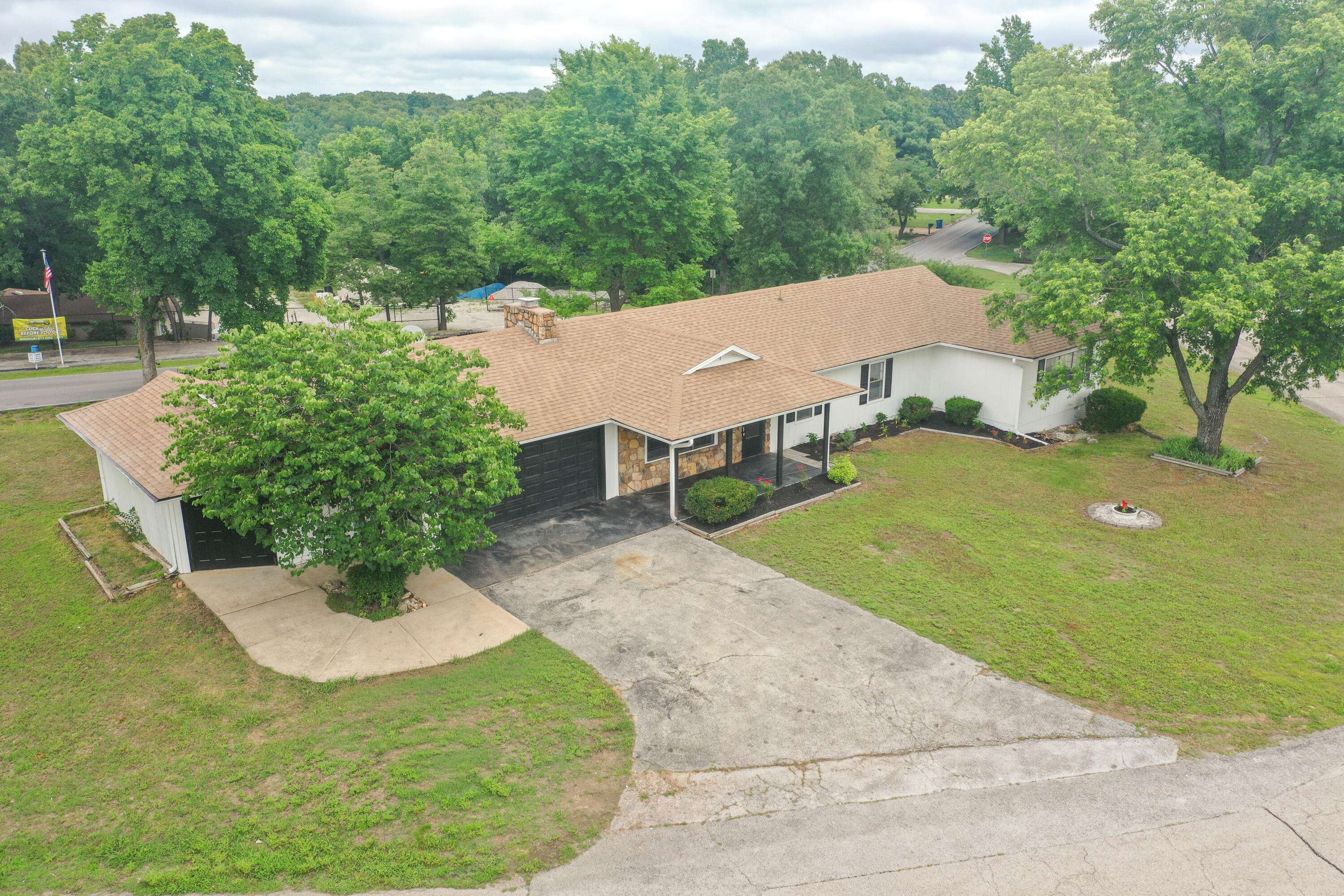 7 James River LN, Kimberling City, MO 65686
