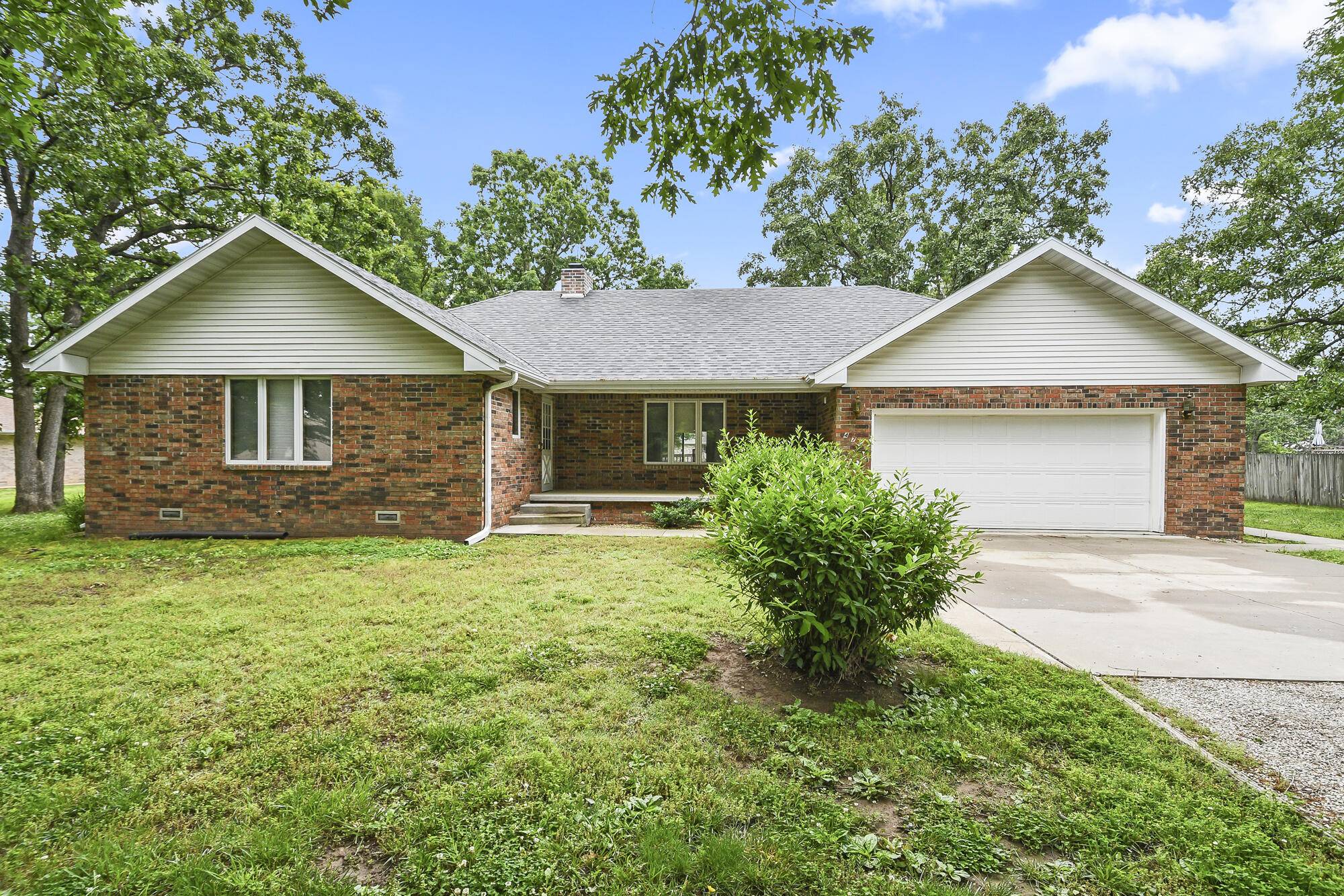 470 Forest DR, Marshfield, MO 65706