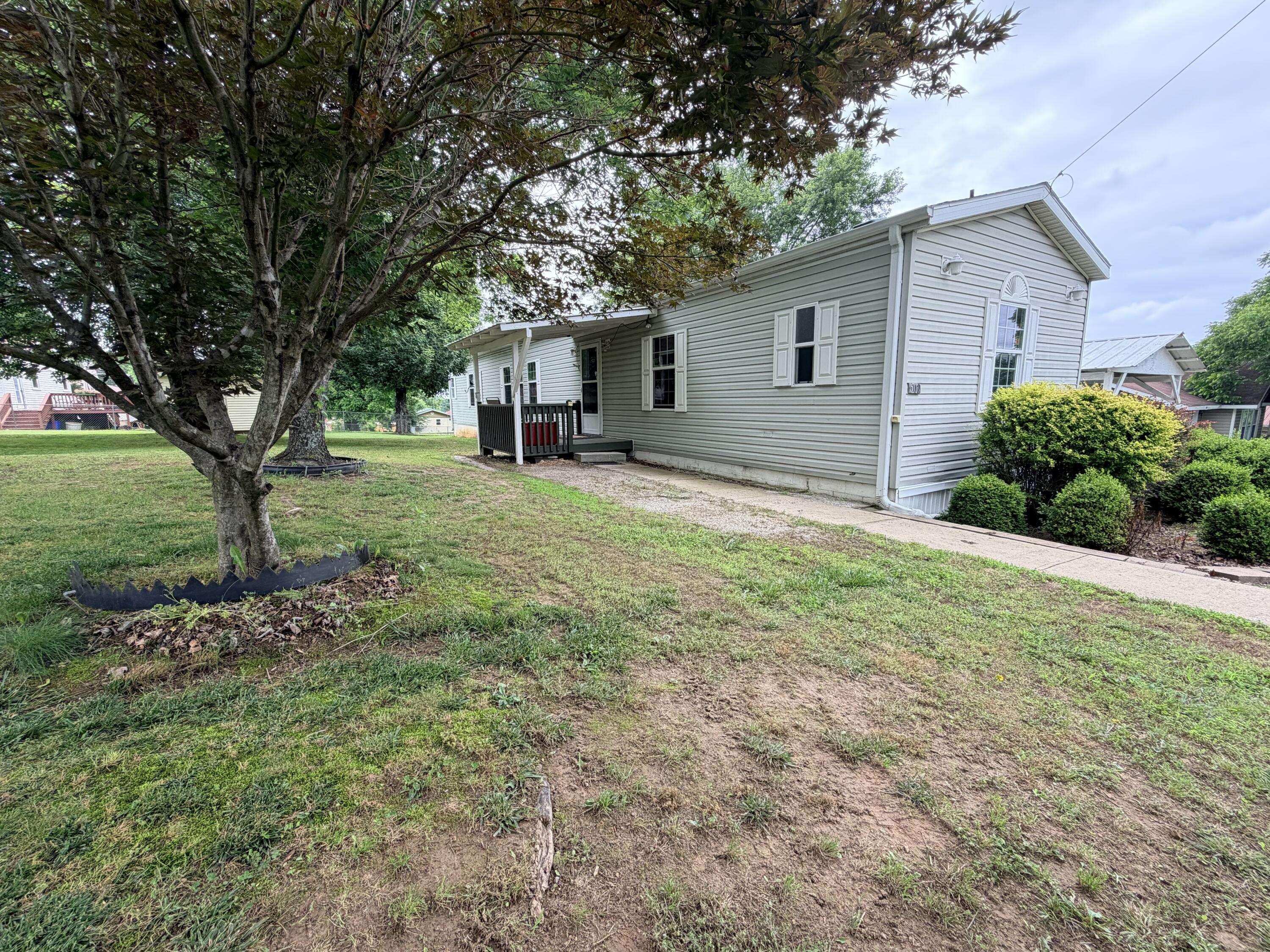 502 Barton ST, Alton, MO 65606