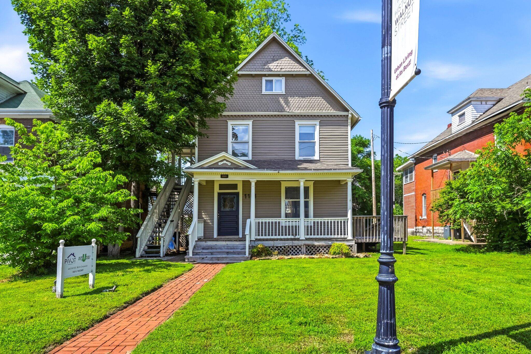 1111 E Walnut ST, Springfield, MO 65806