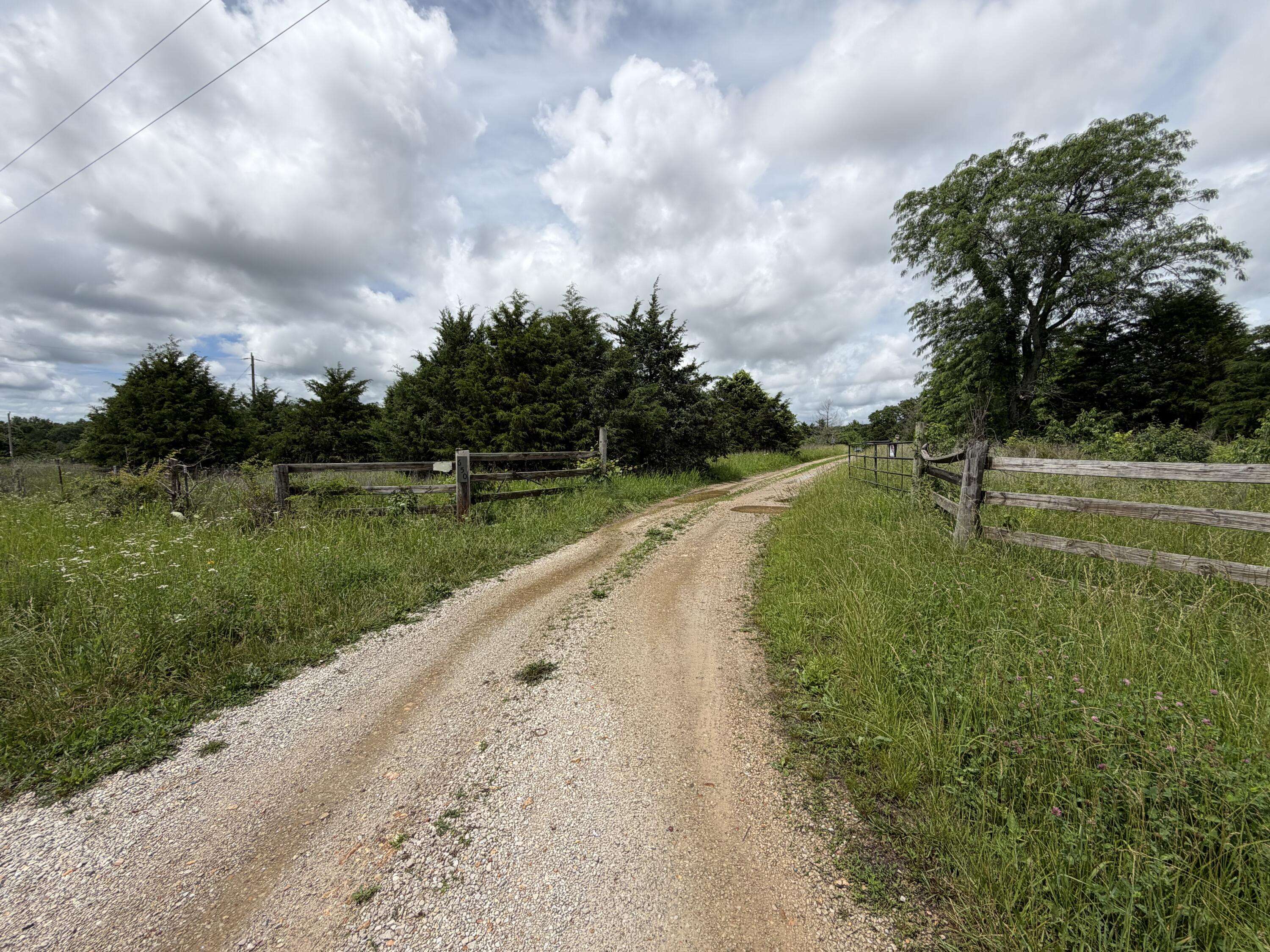 650 Hidden Pond DR, Fordland, MO 65652