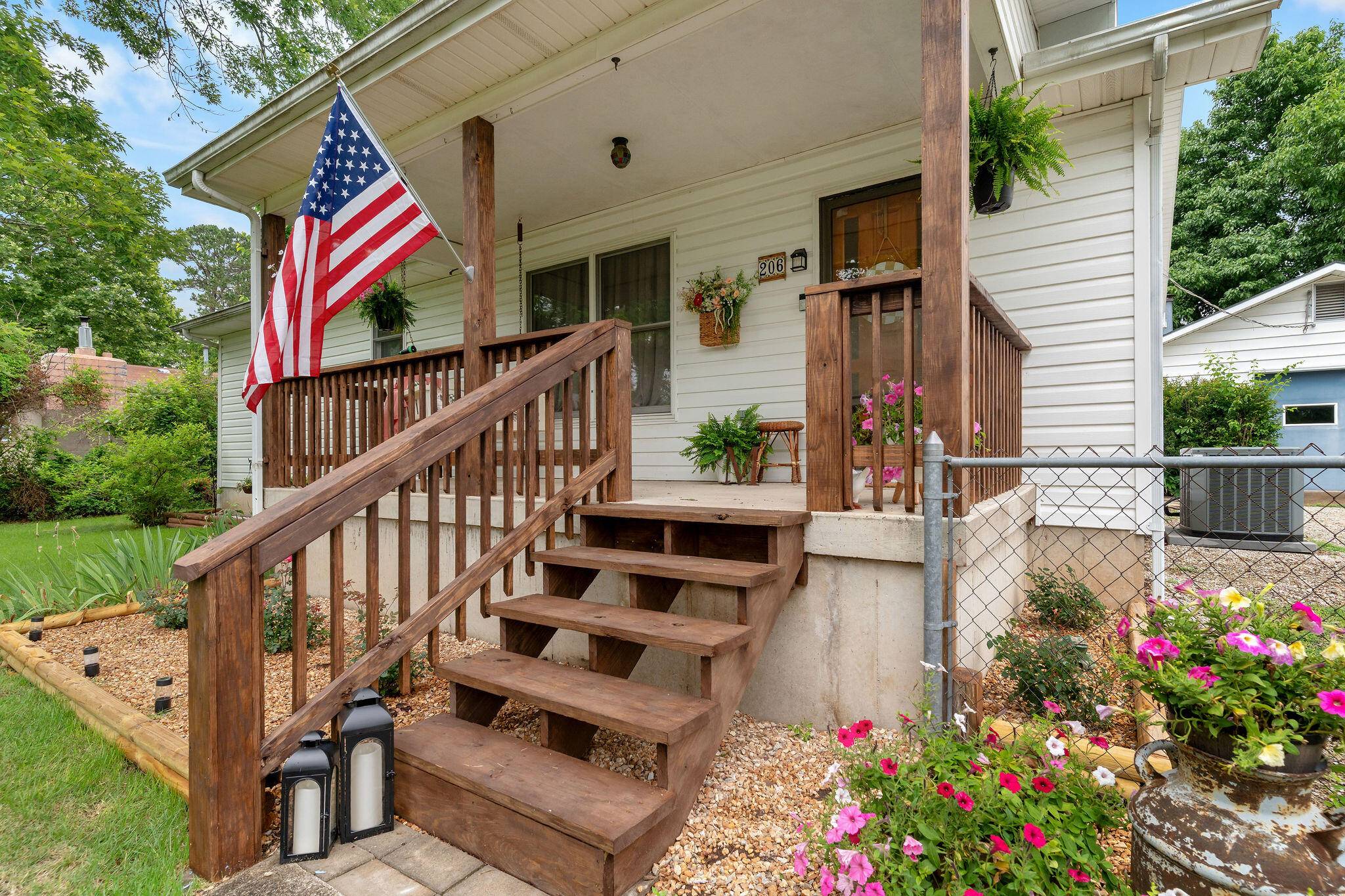 206 Meadow Lane DR, Kissee Mills, MO 65680