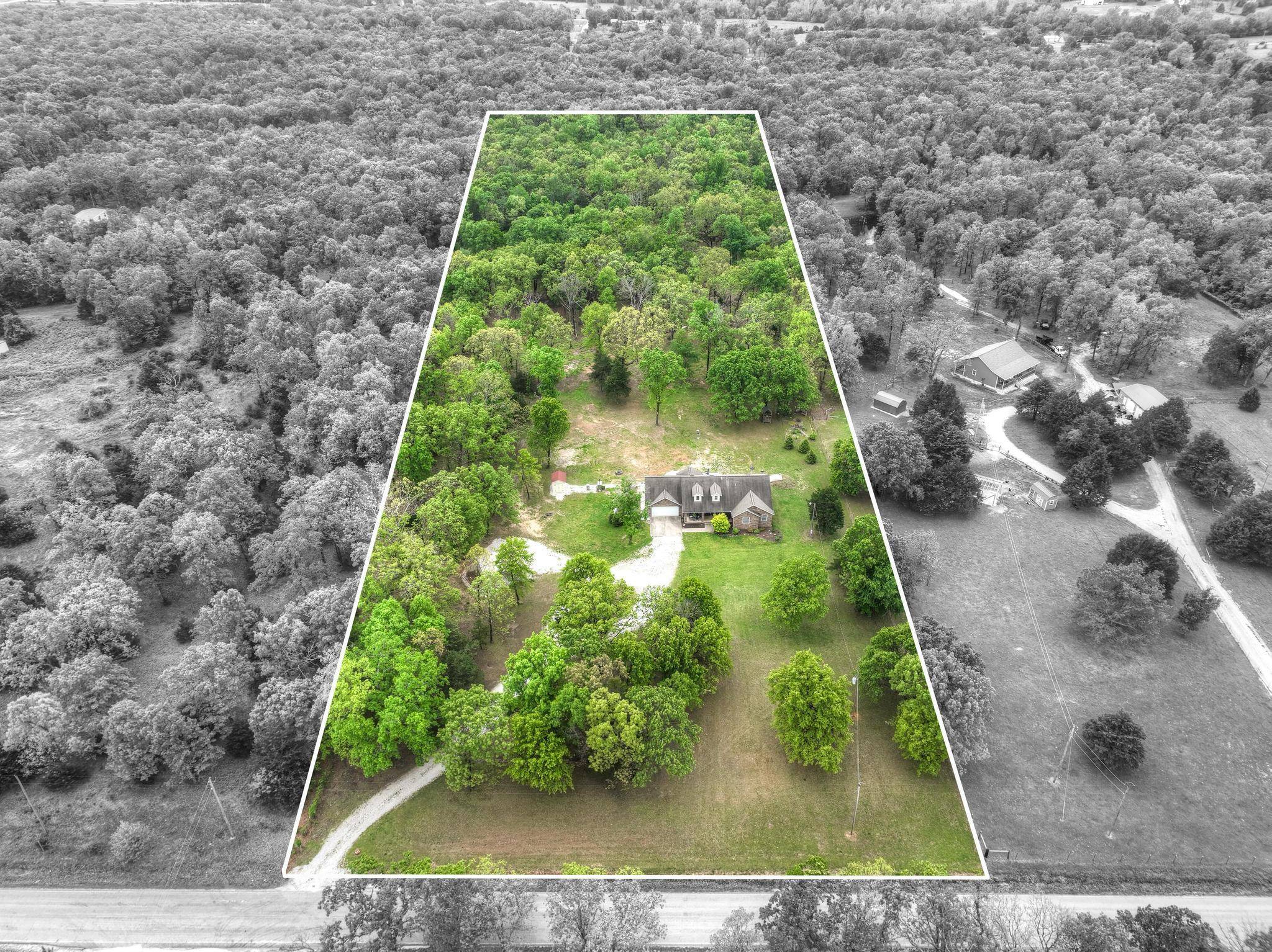 2455 Gum RD, Seneca, MO 64865