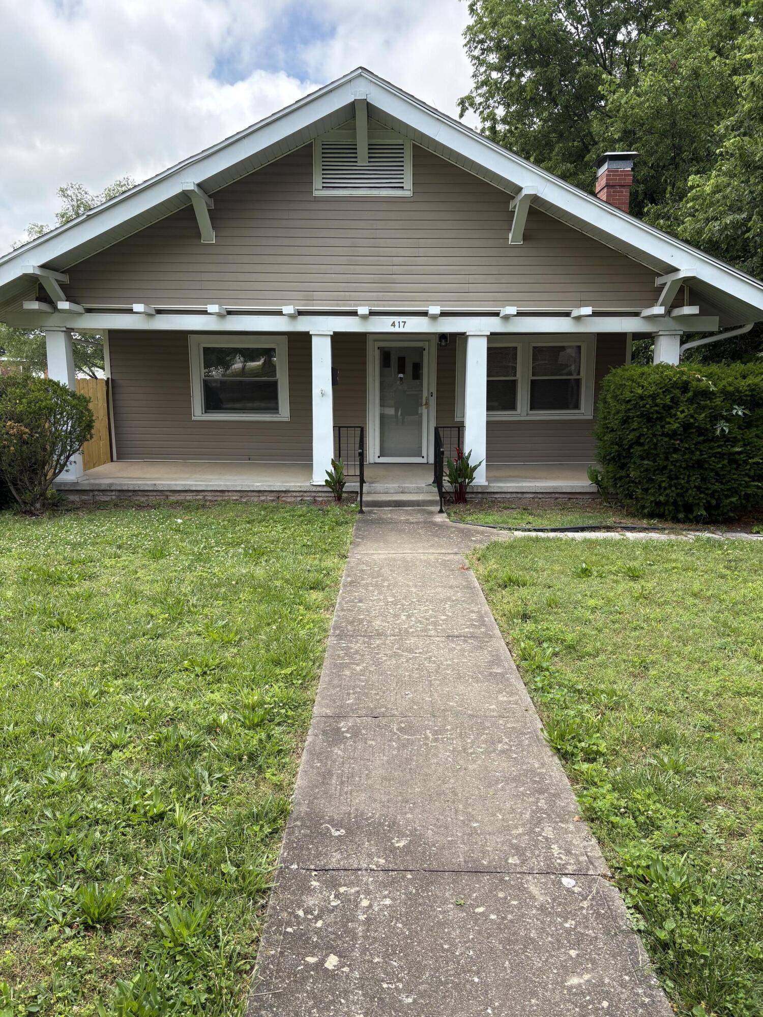 417 S Lincoln AVE, Aurora, MO 65605