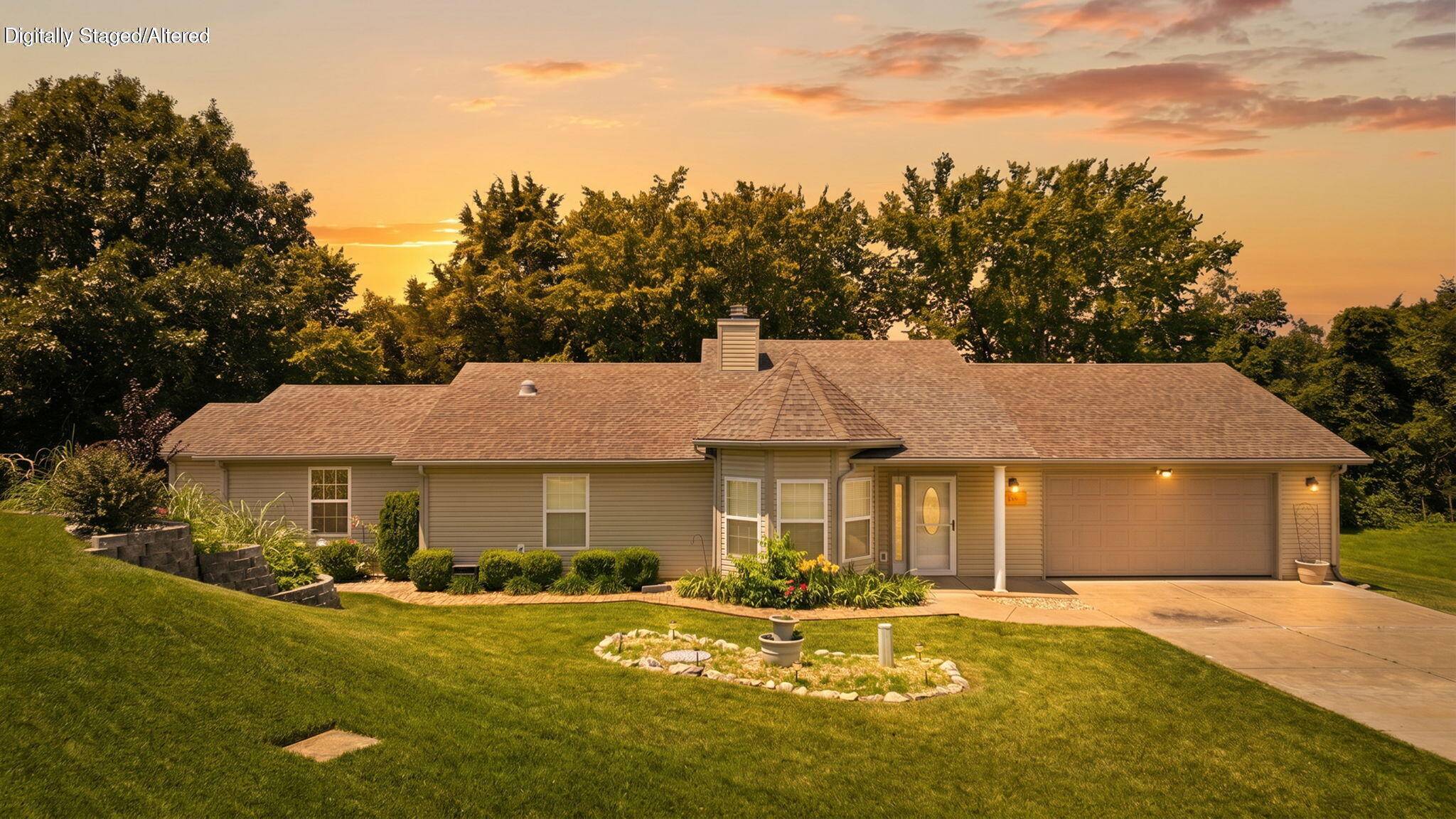 67 Starrville PL, Reeds Spring, MO 65737