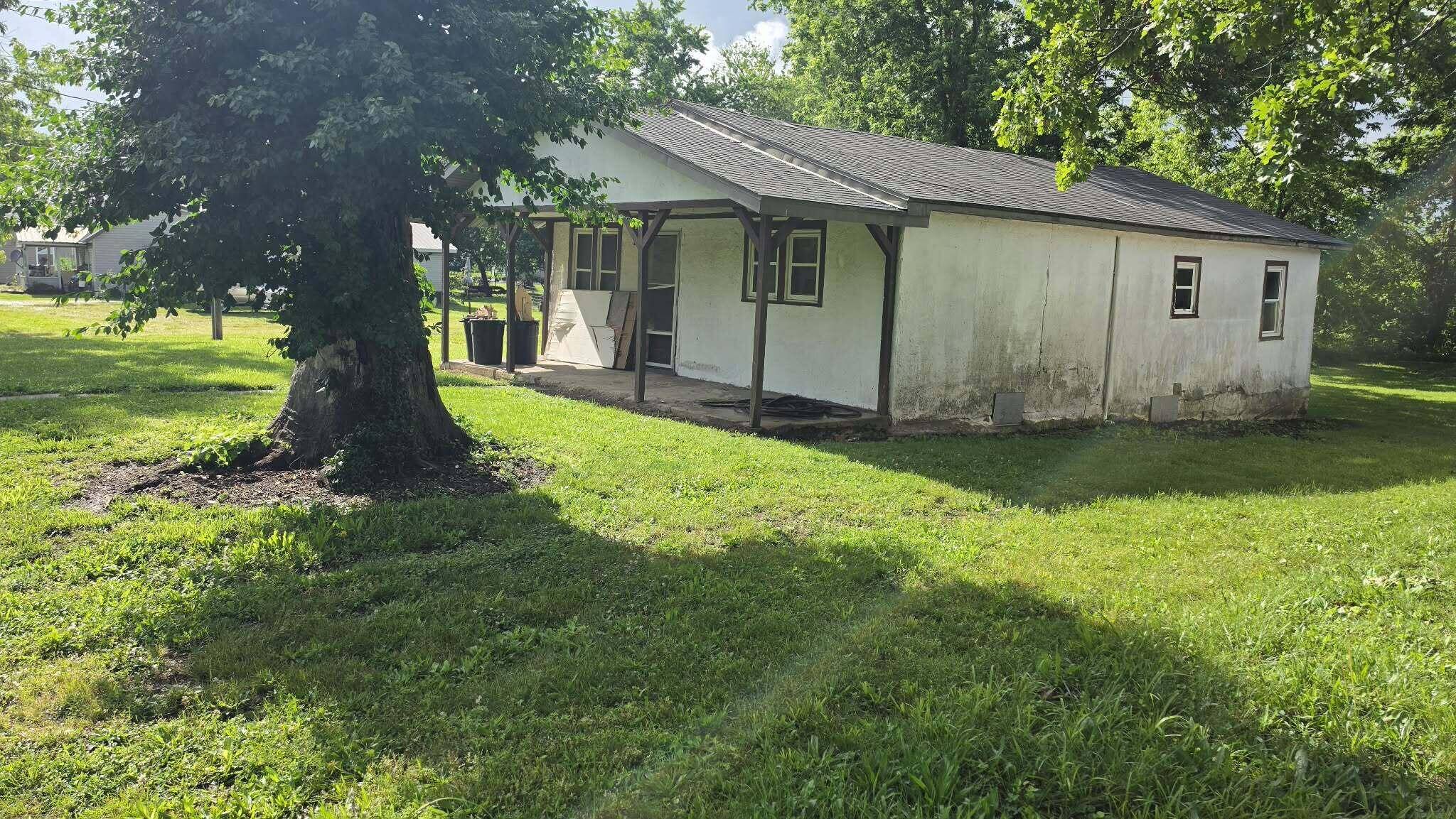 409 W Long ST, Mountain Grove, MO 65711