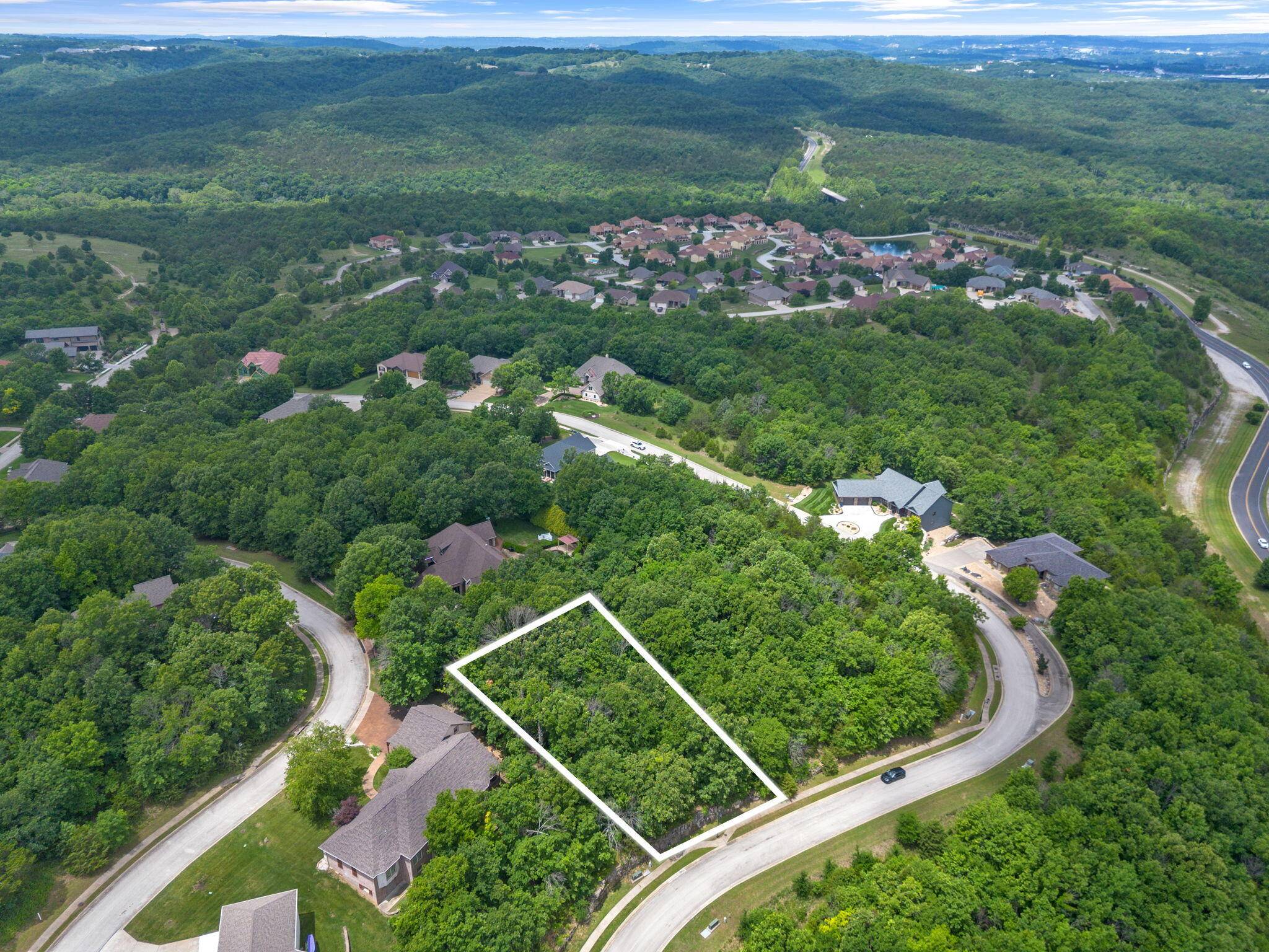 137 Forest Oak DR, Hollister, MO 65672