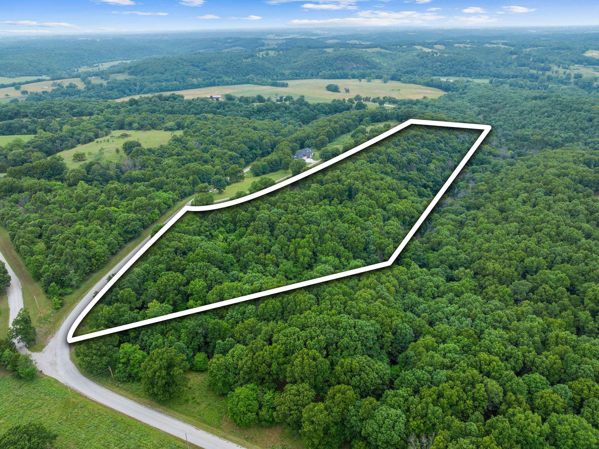 000 Sycamore Ranch RD, Galena, MO 65656