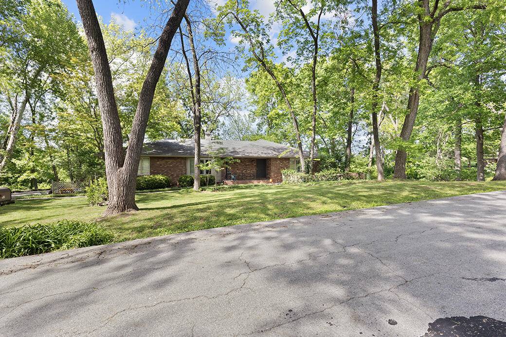 2615 E Melbourne RD, Springfield, MO 65804