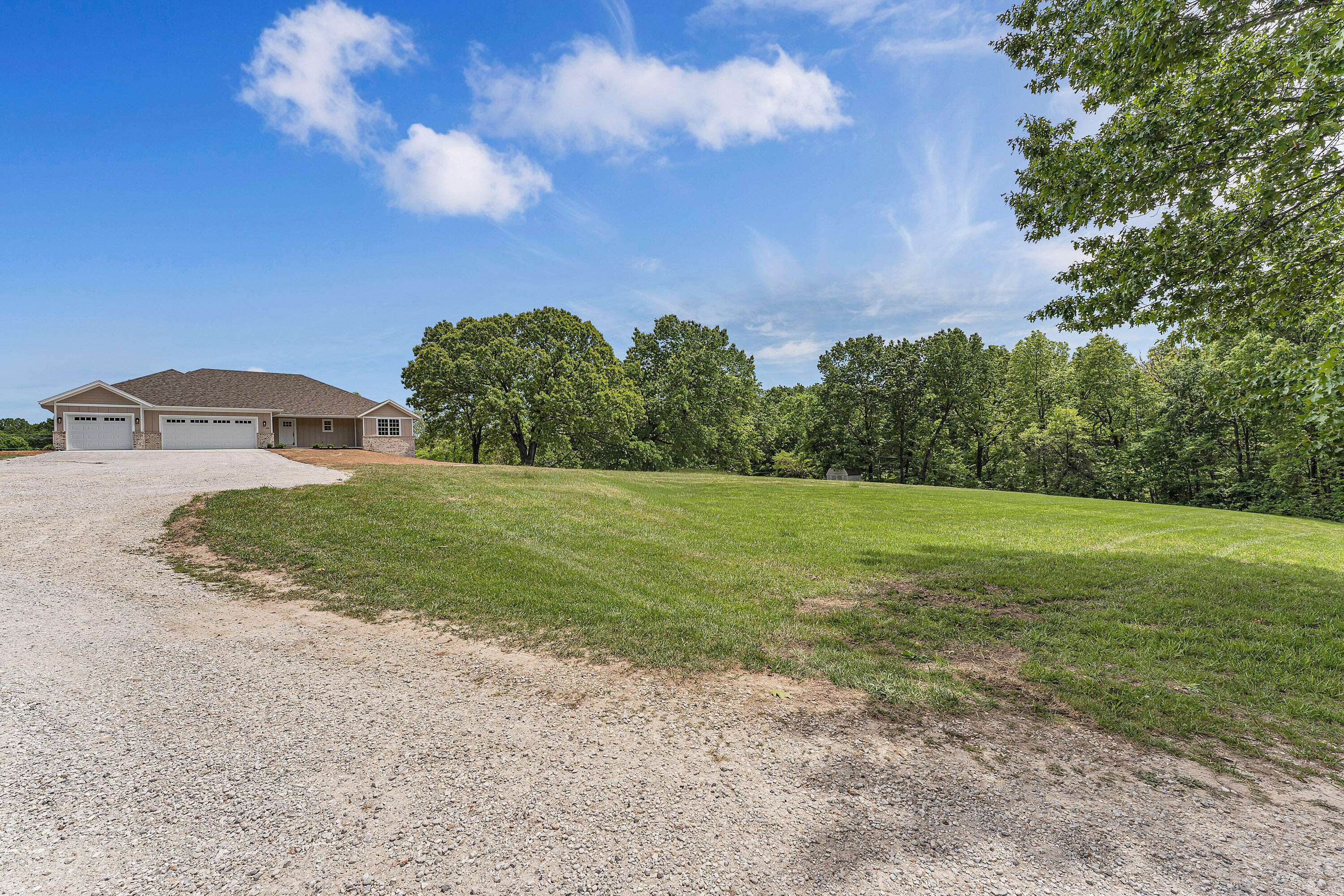 188 Highland DR, Nixa, MO 65714