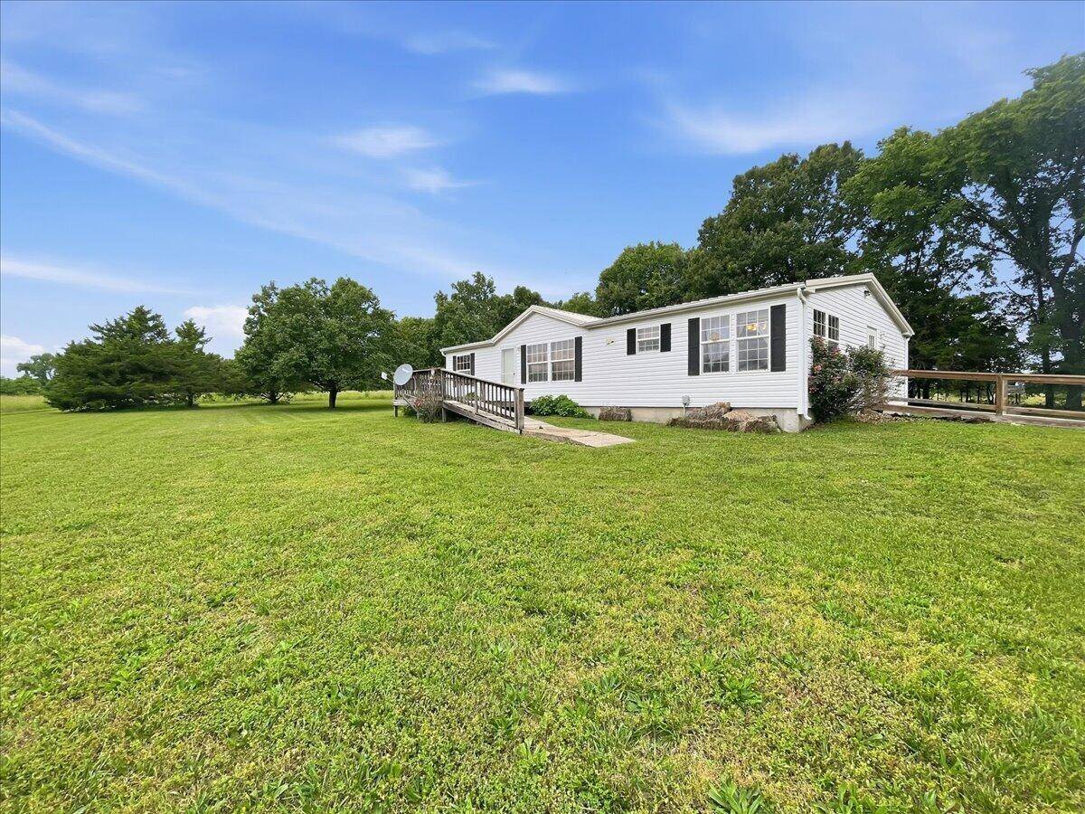18233 County Road 361, Preston, MO 65732