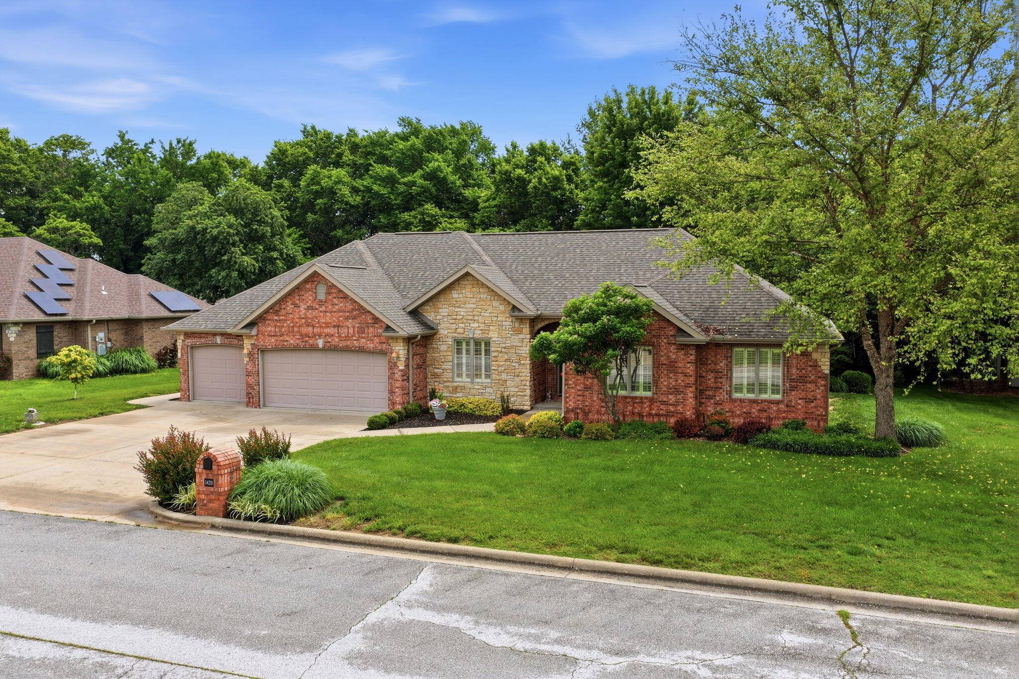 1420 S Charles PL, Bolivar, MO 65613