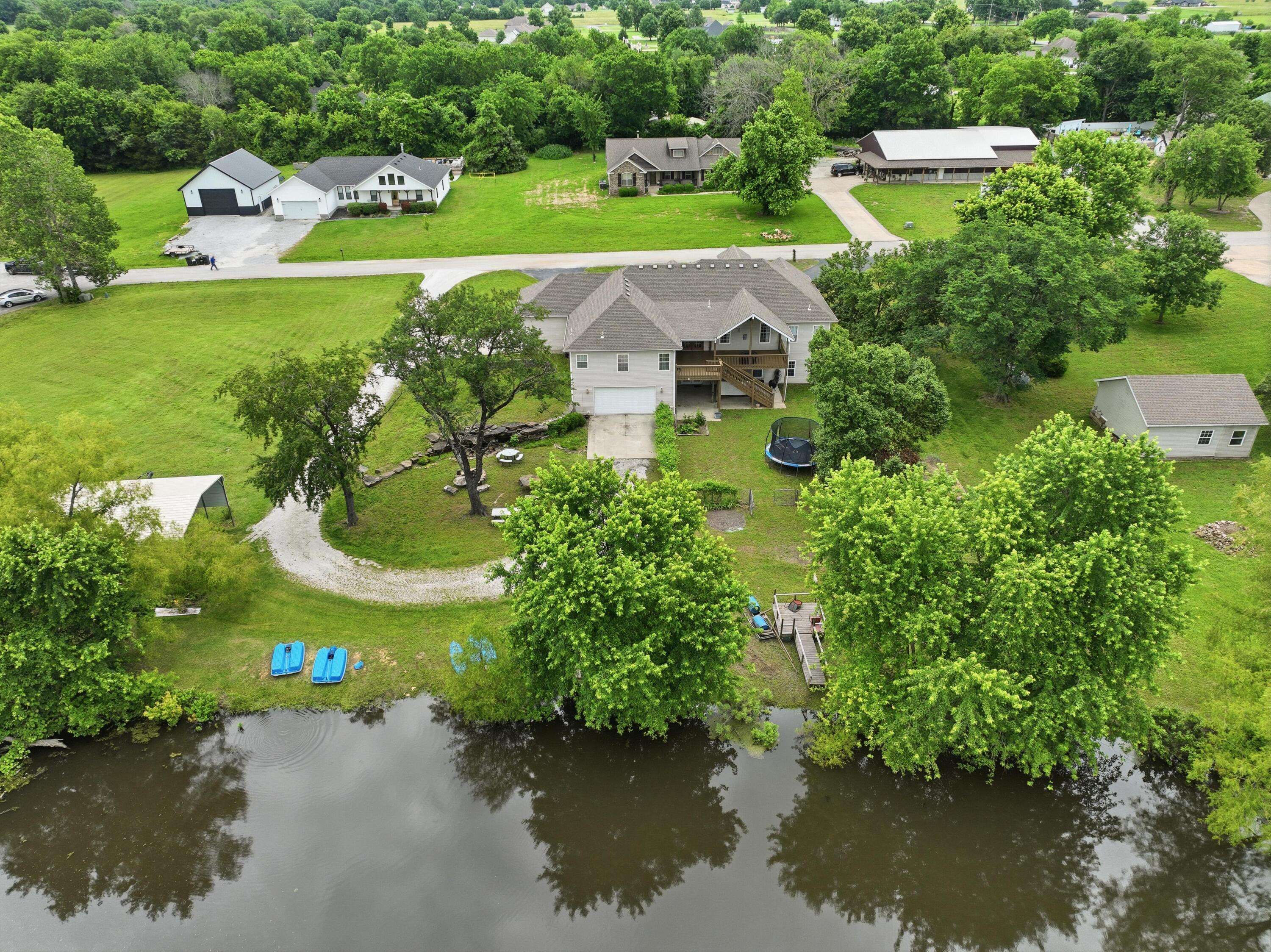 2355 S County Lane 124, Carthage, MO 64836