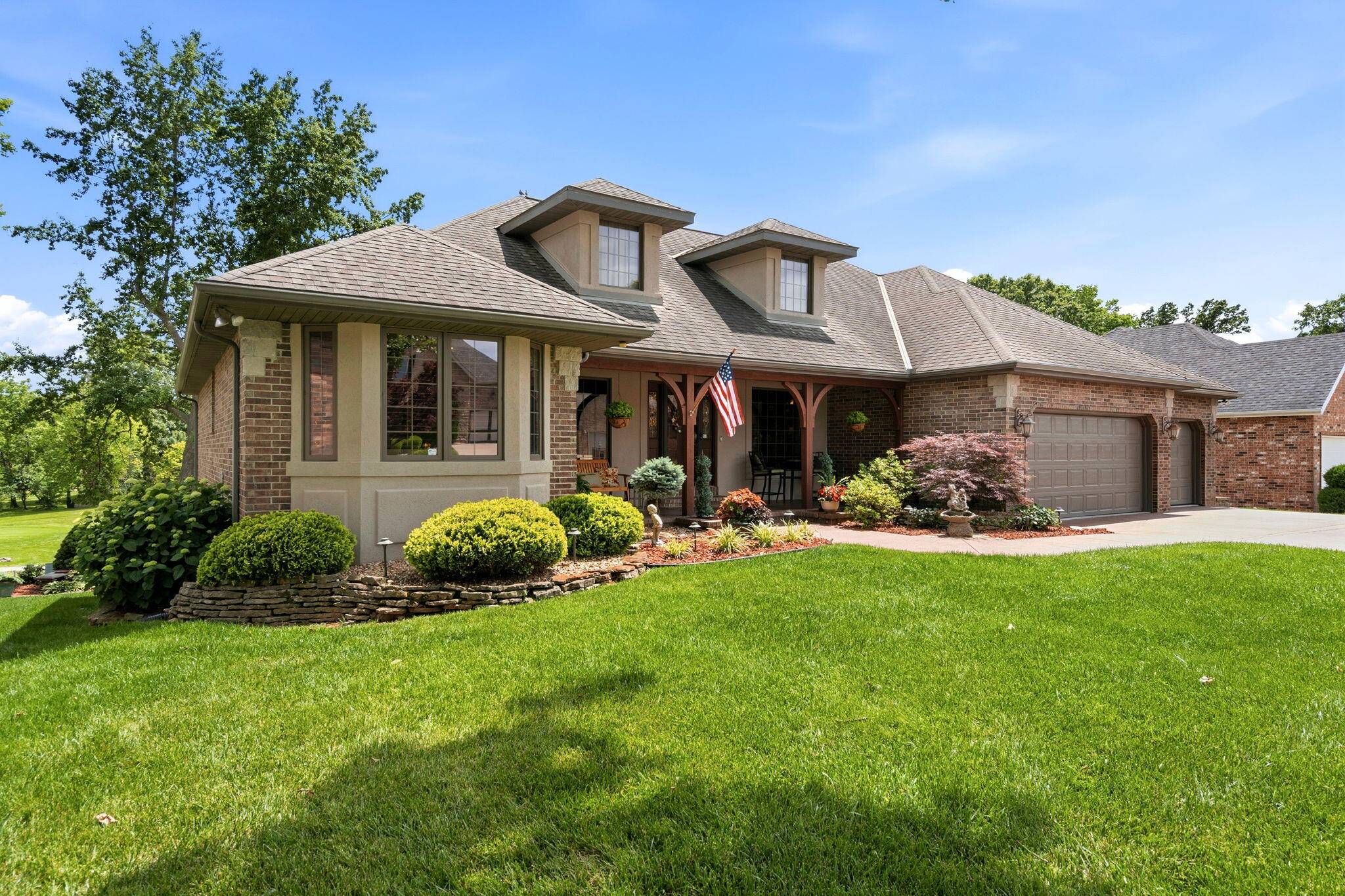 4227 Greenbriar DR, Nixa, MO 65714