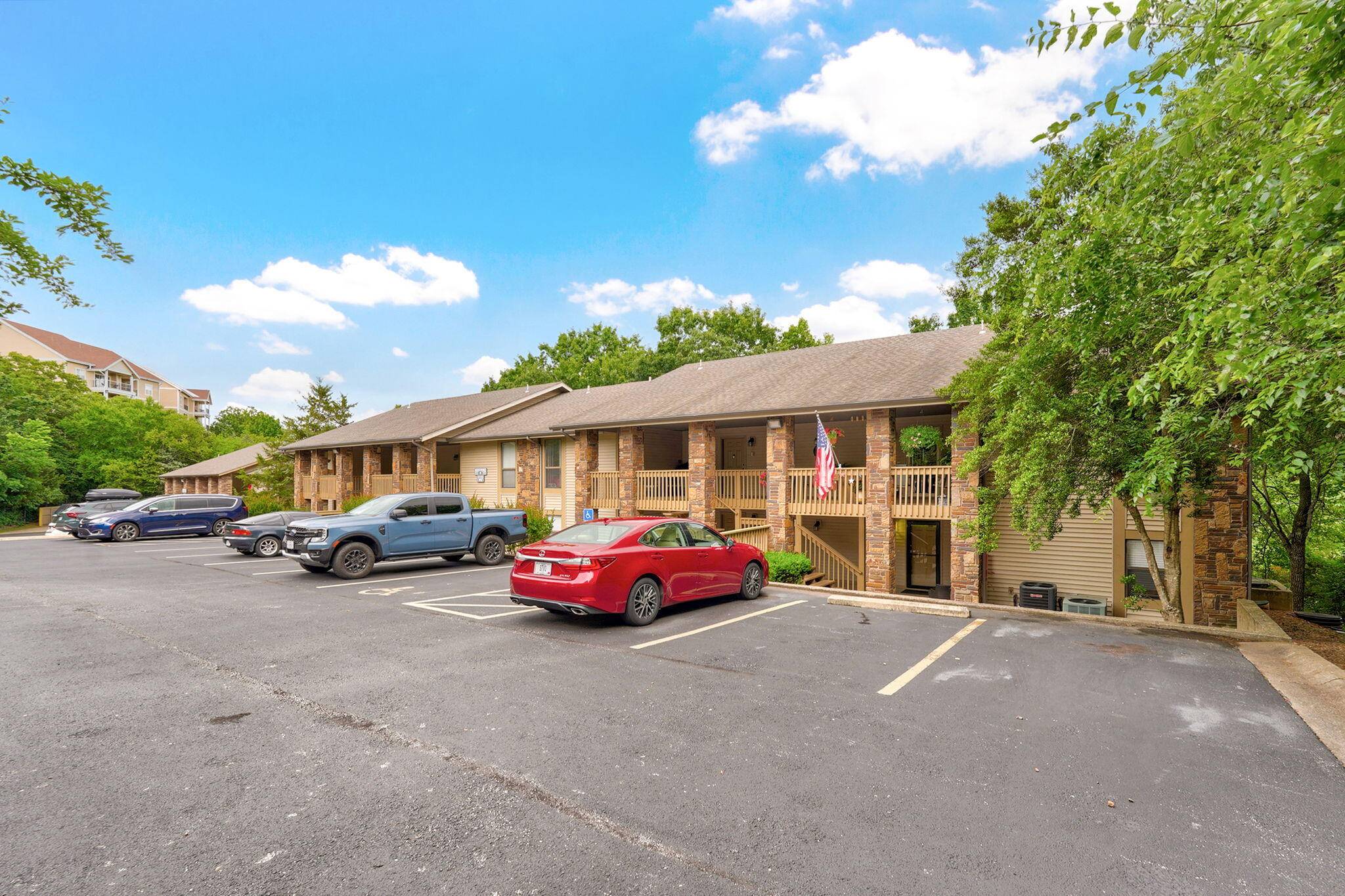 152 Turnberry DR #Apt 3, Branson, MO 65616