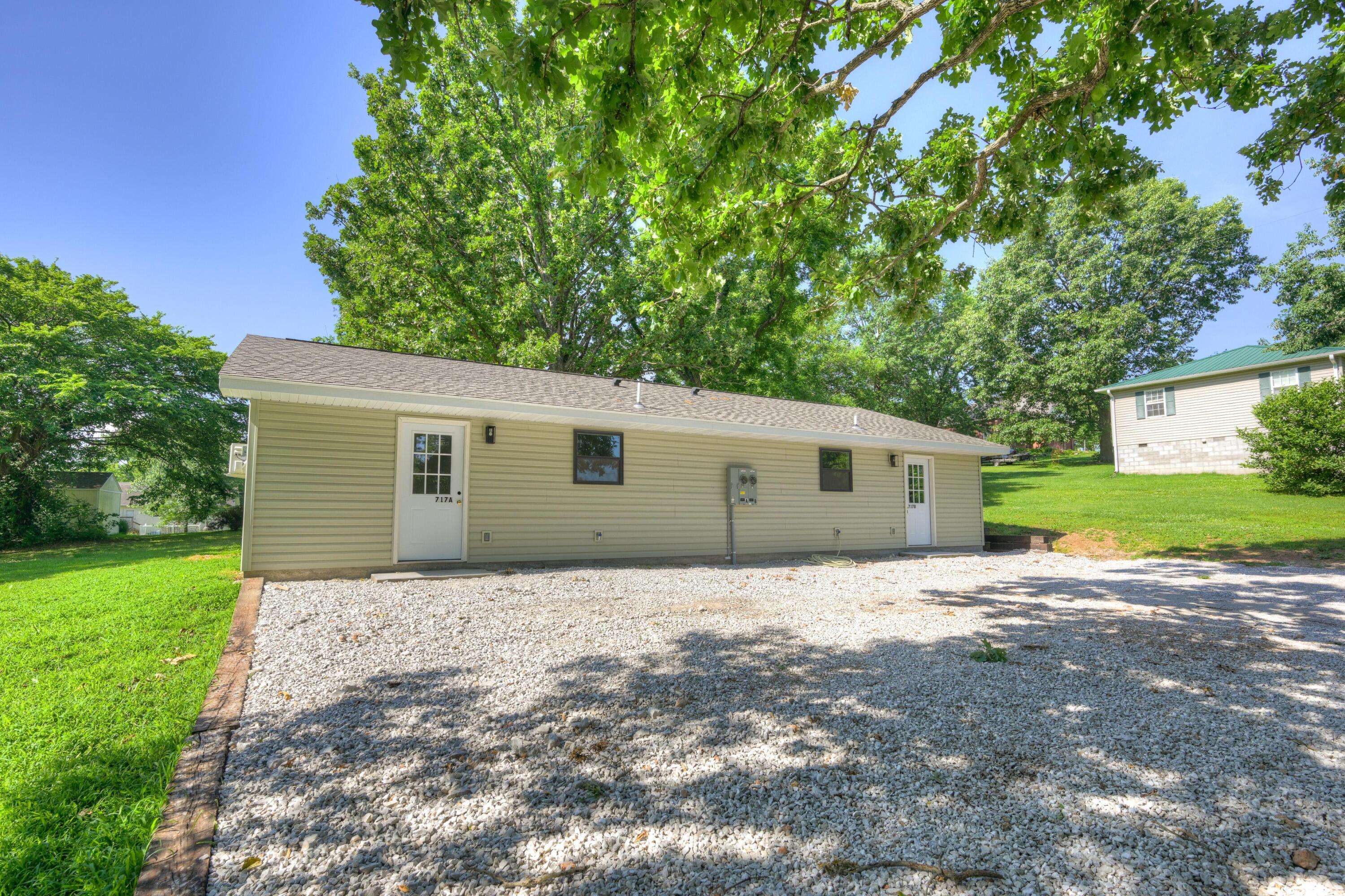 717 Benham AVE, Neosho, MO 64850
