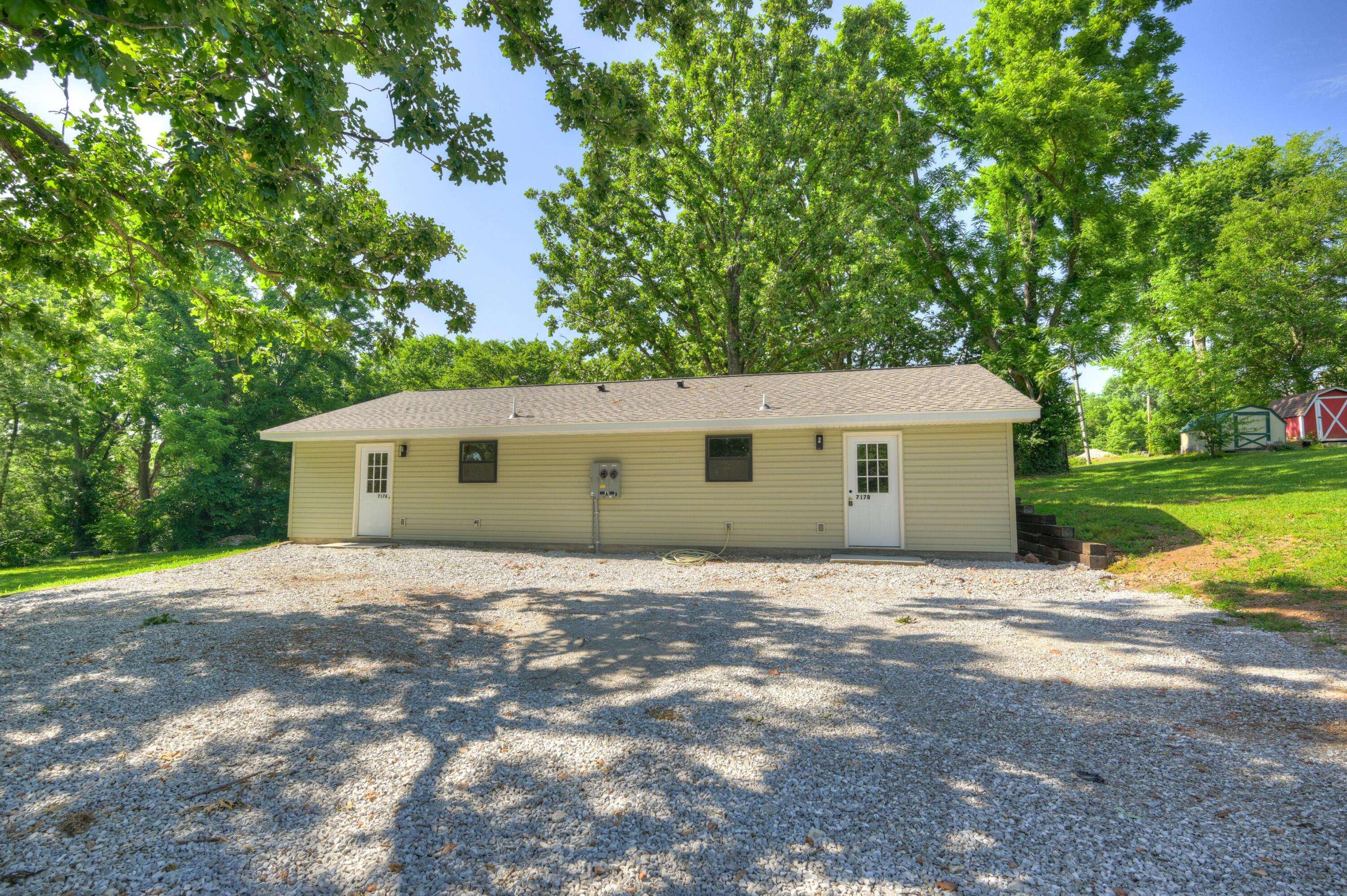 717 Benham AVE, Neosho, MO 64850