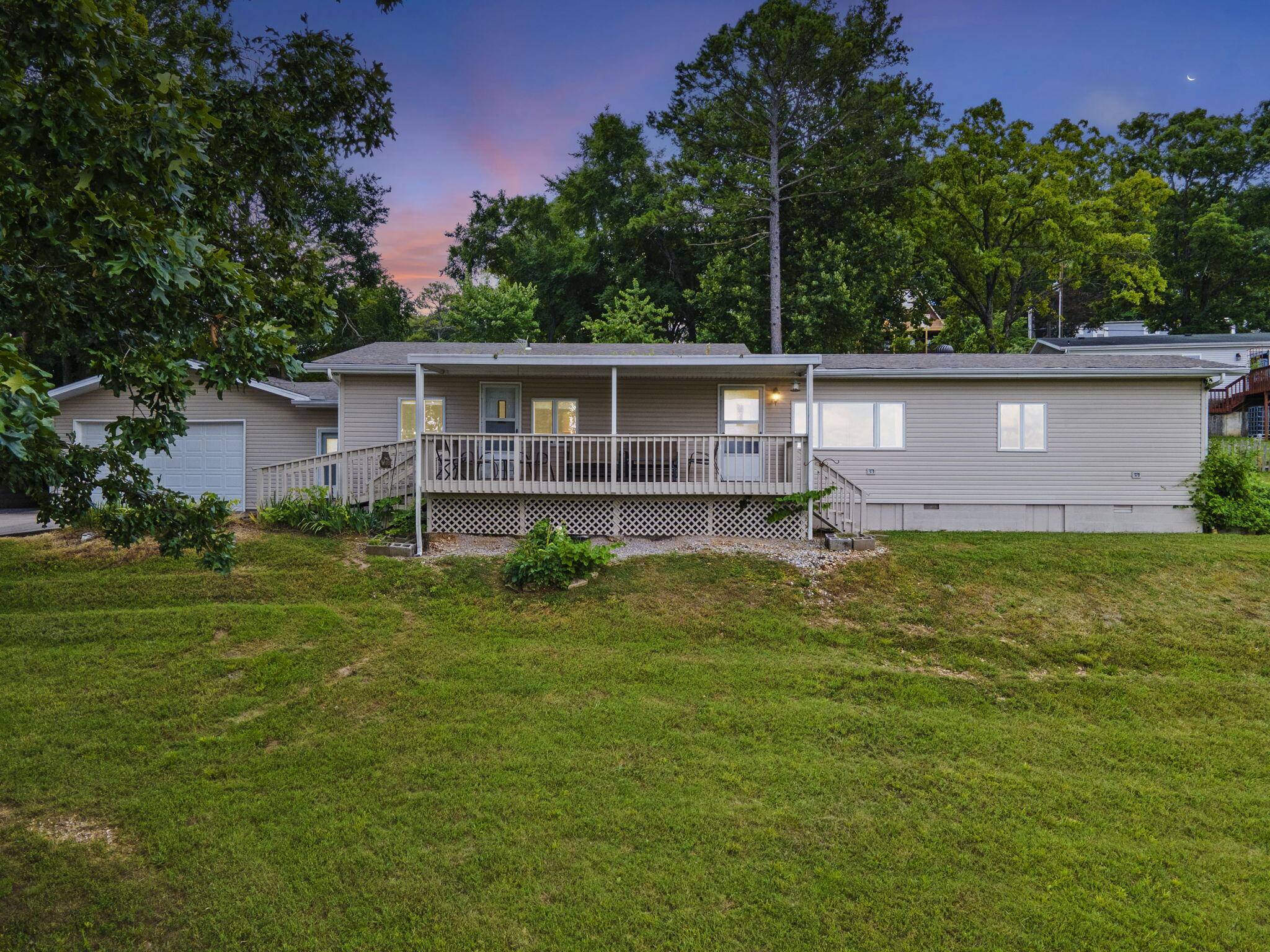 26 White Wing LN, Blue Eye, MO 65611