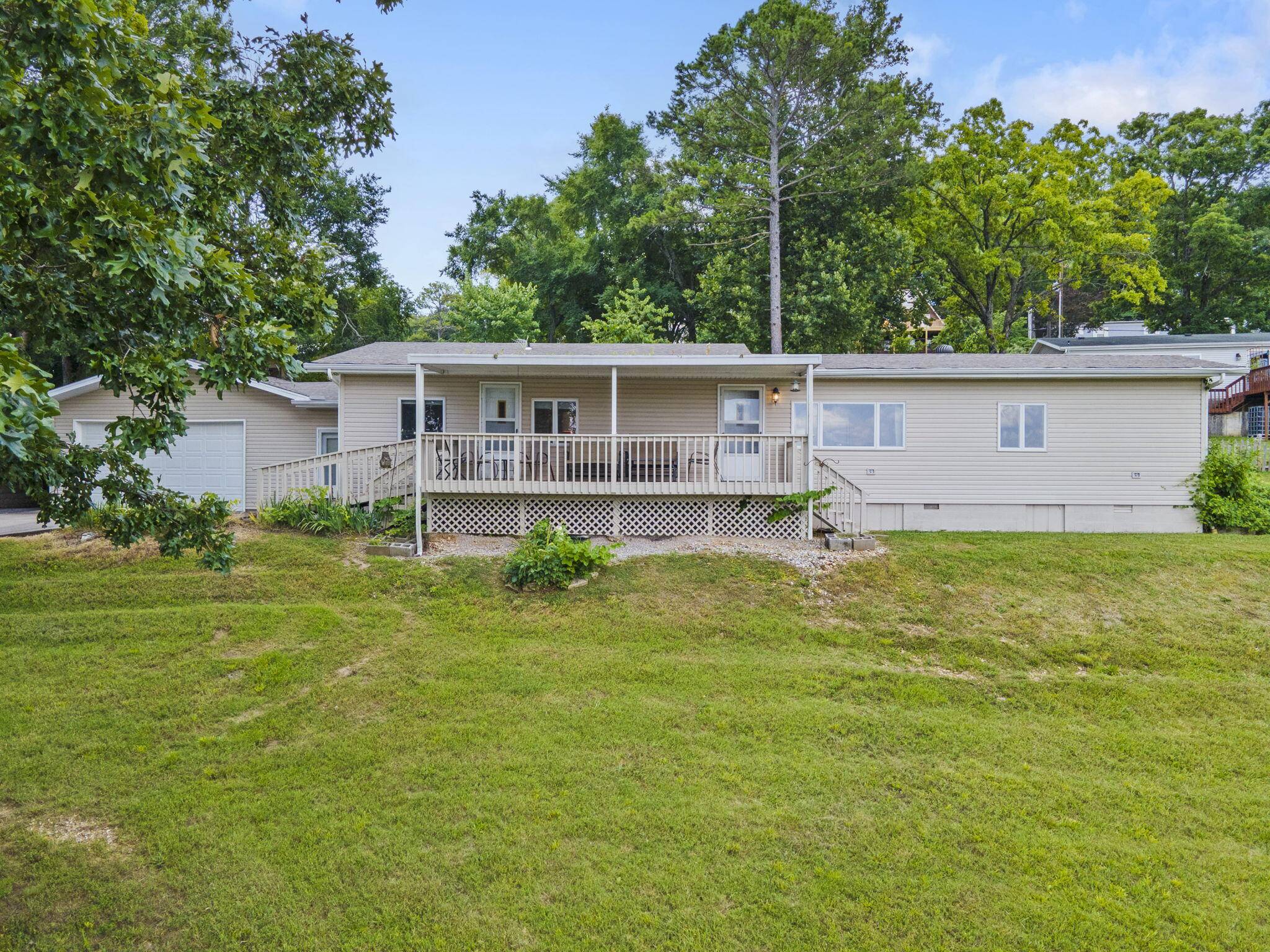 26 White Wing LN, Blue Eye, MO 65611