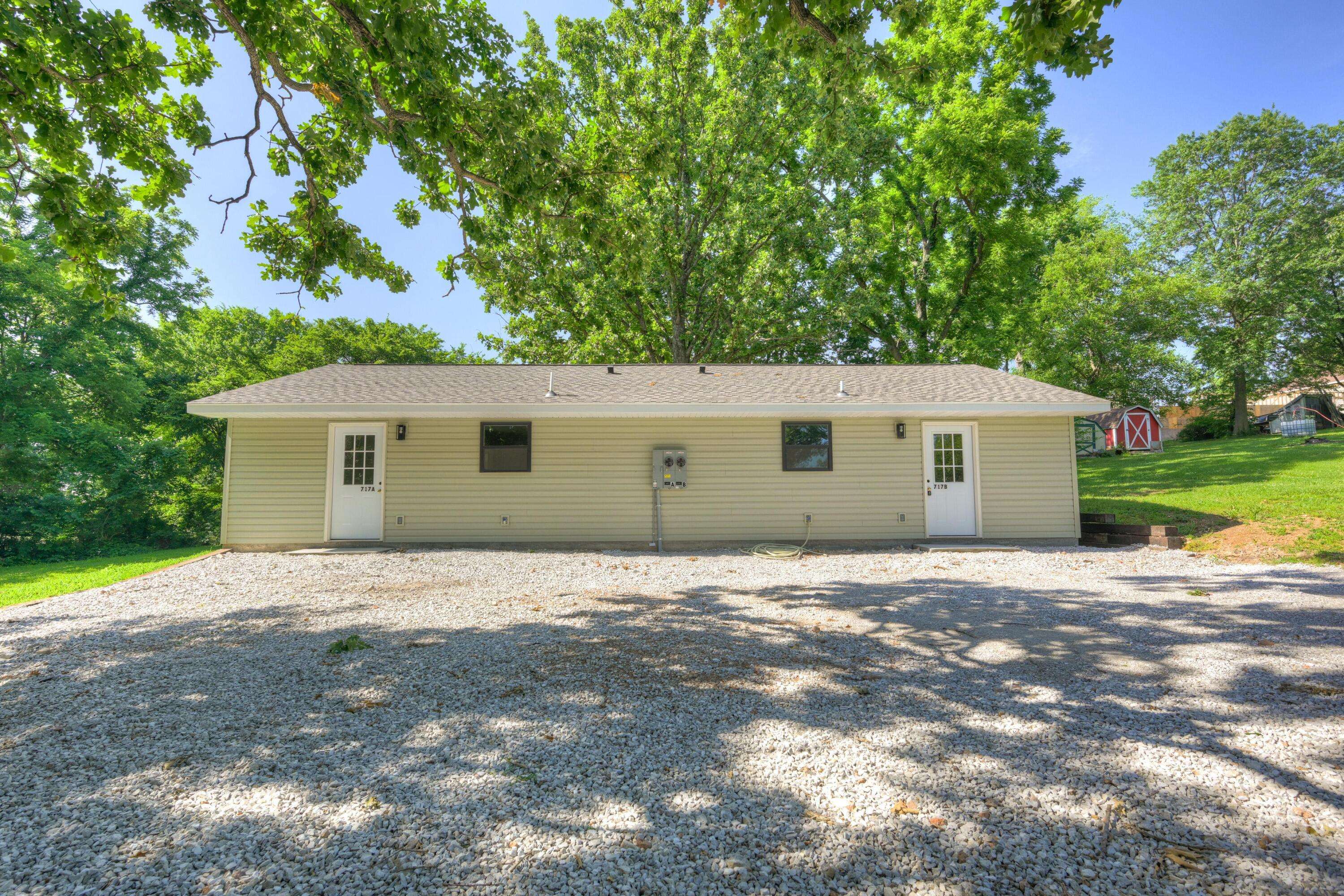 717 Benham AVE, Neosho, MO 64850