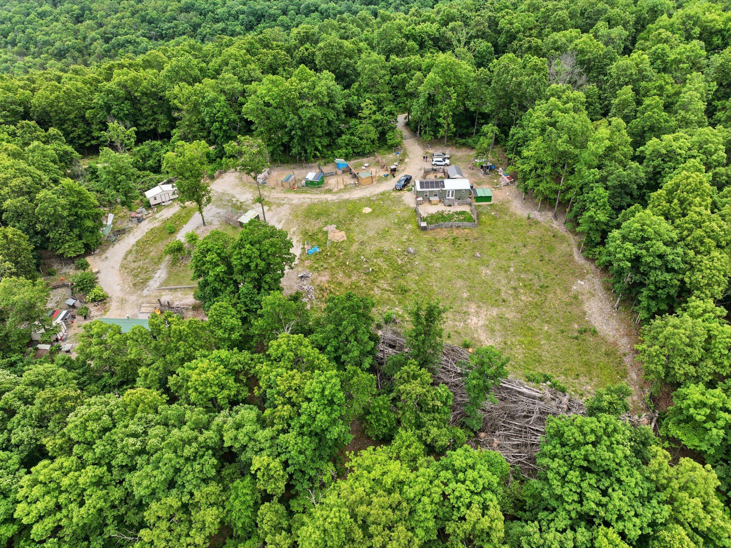 12 Flowstone LN, Gainesville, MO 65655