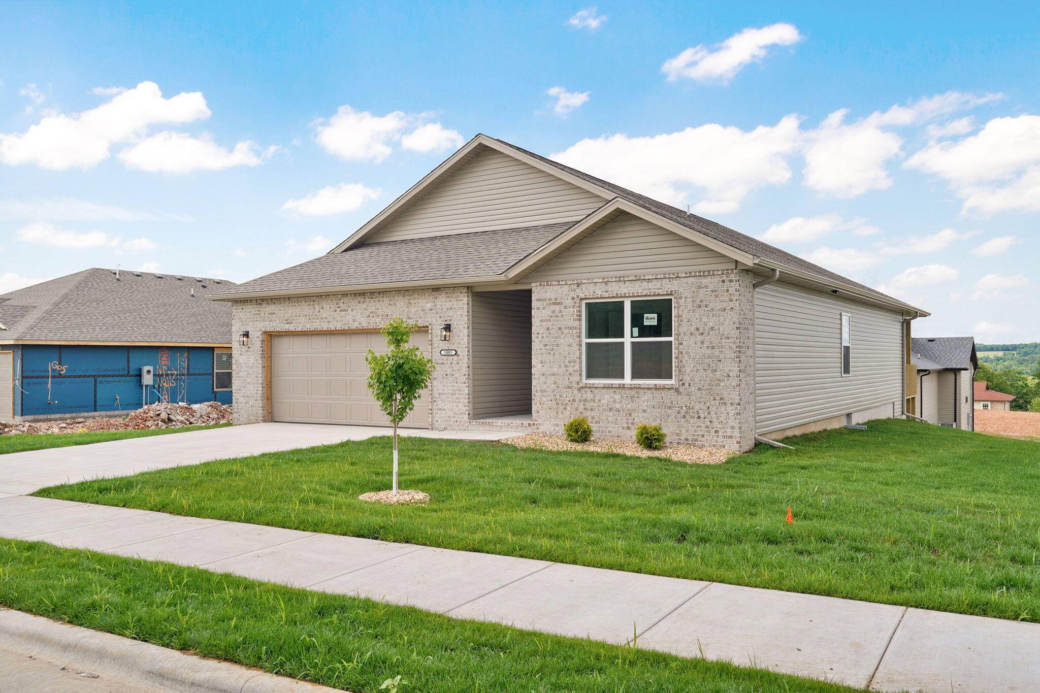 1005 W Jay ST, Ozark, MO 65721