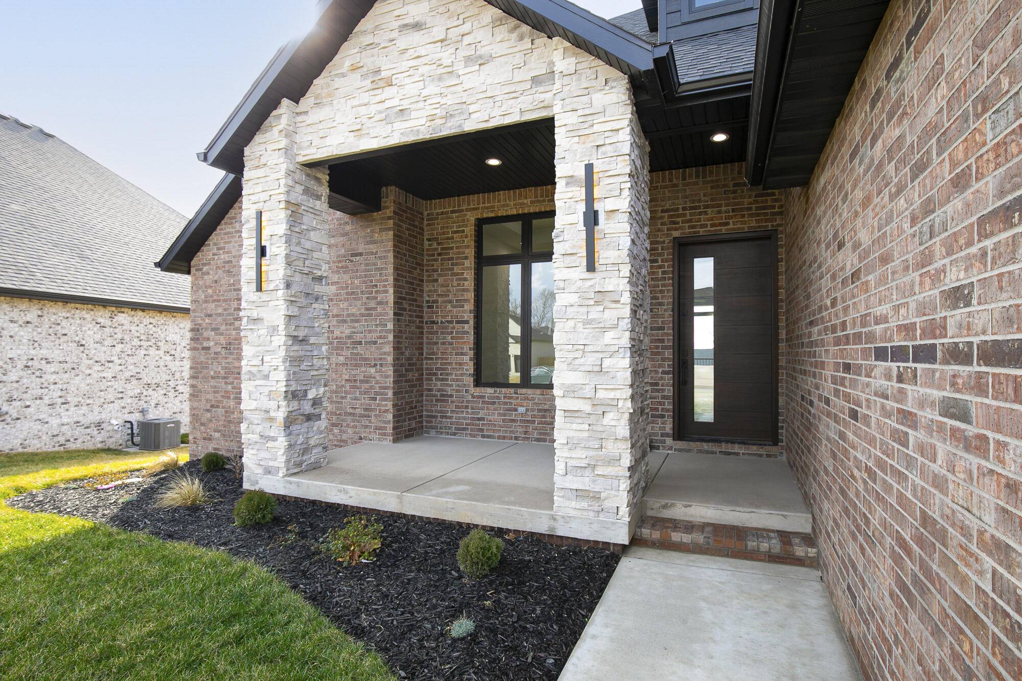 5546 E Cavalcade LN, Springfield, MO 65802