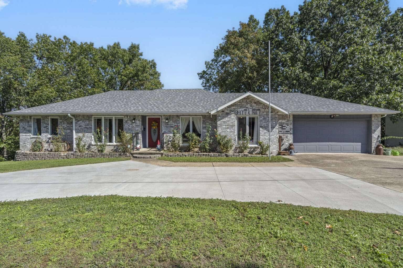 89 James River RD, Kimberling City, MO 65686