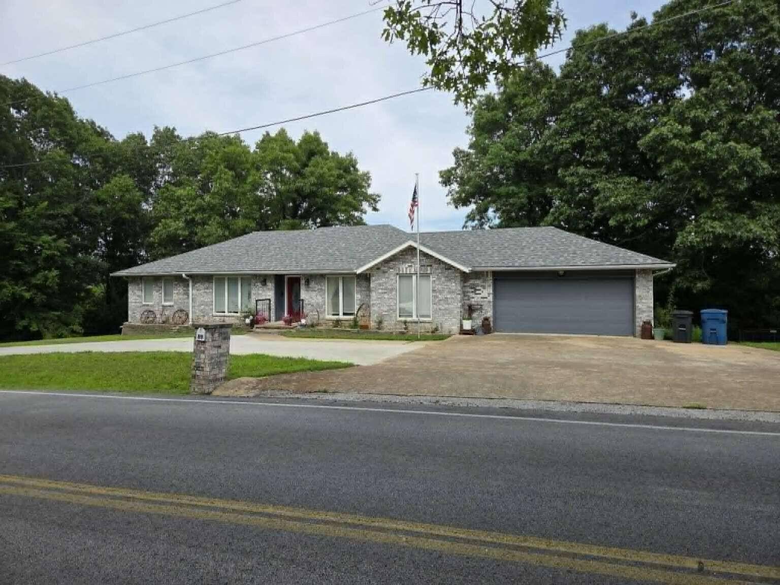 89 James River RD, Kimberling City, MO 65686