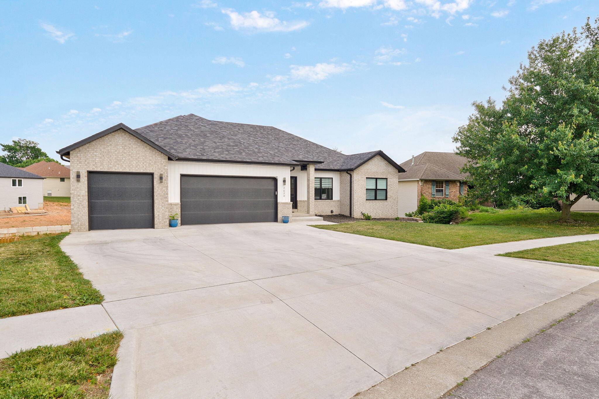 3630 N Thistlewood CT, Springfield, MO 65803