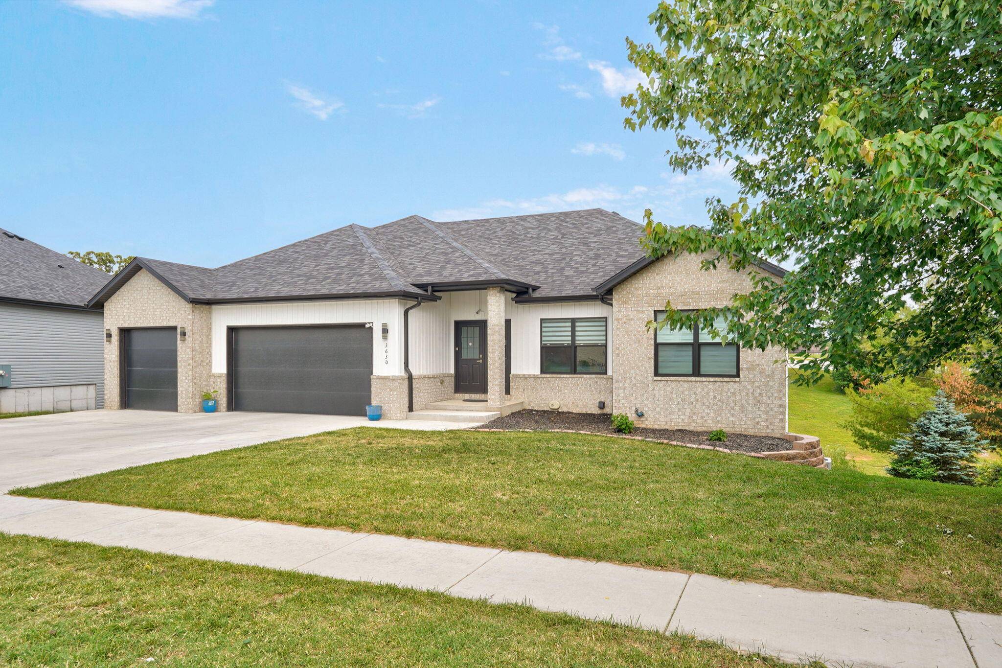 3630 N Thistlewood CT, Springfield, MO 65803
