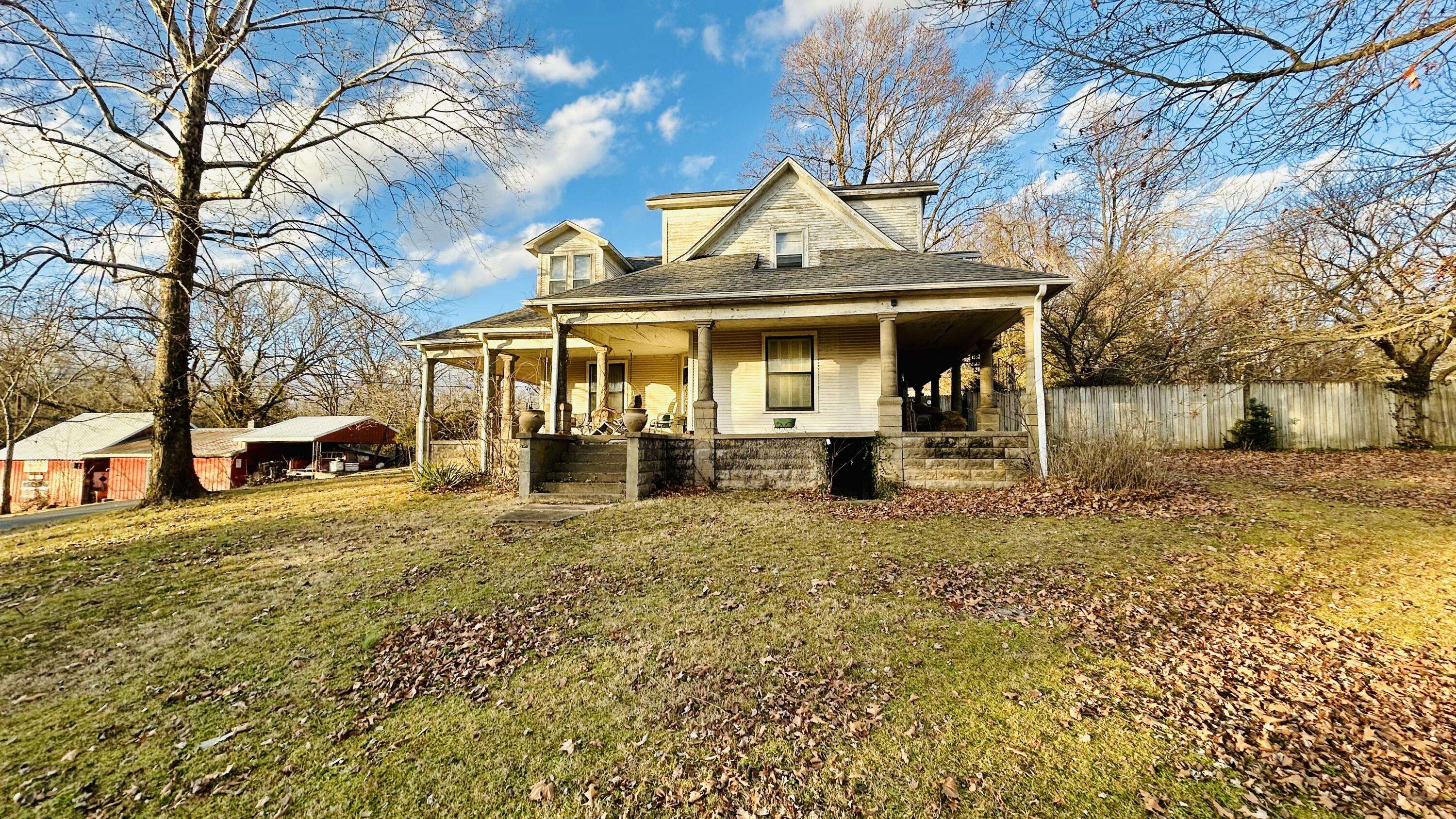 22539 Lawrence 1040, Pierce City, MO 65723