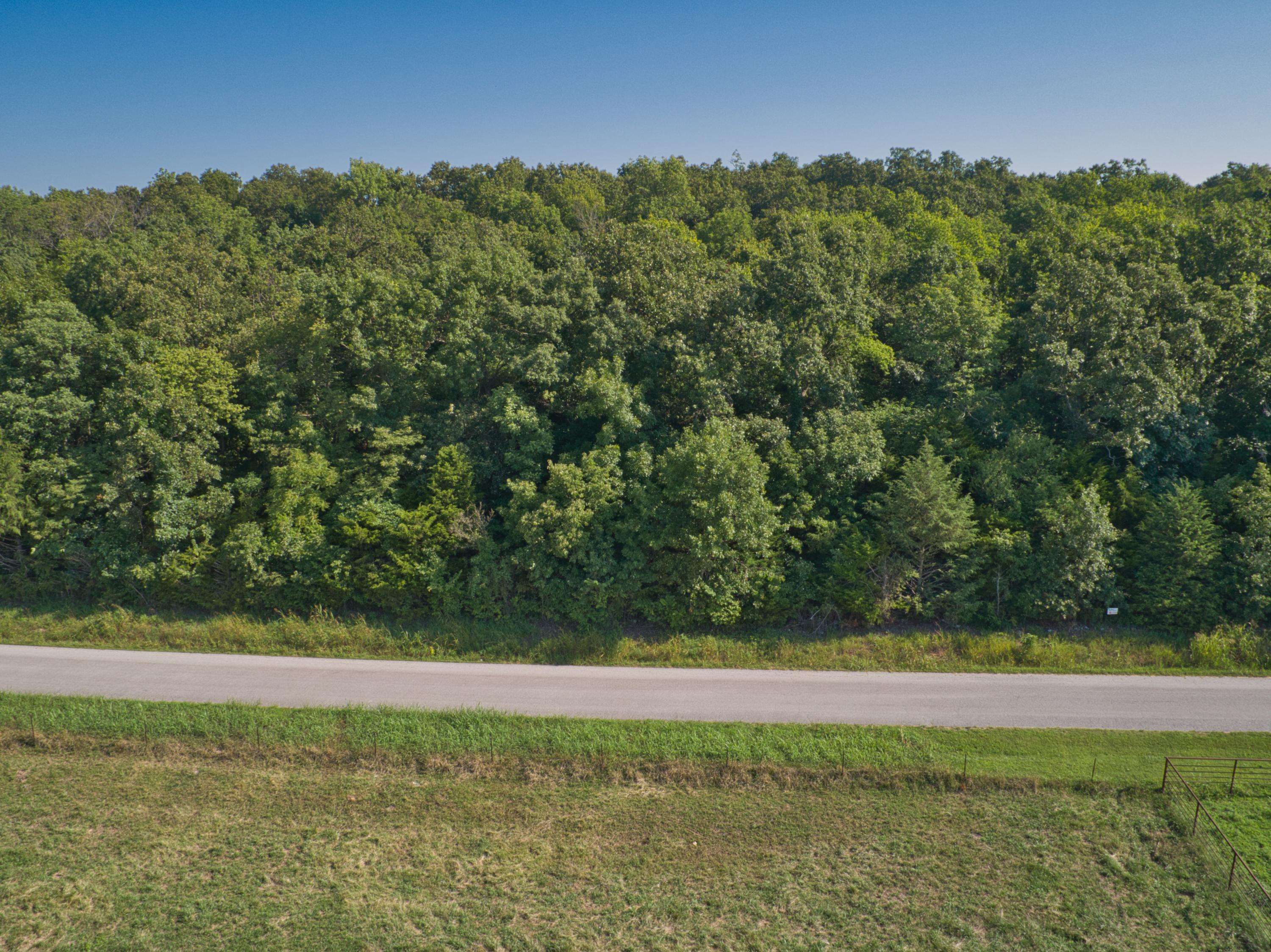000 E 517th Road, Halfway, MO 65663