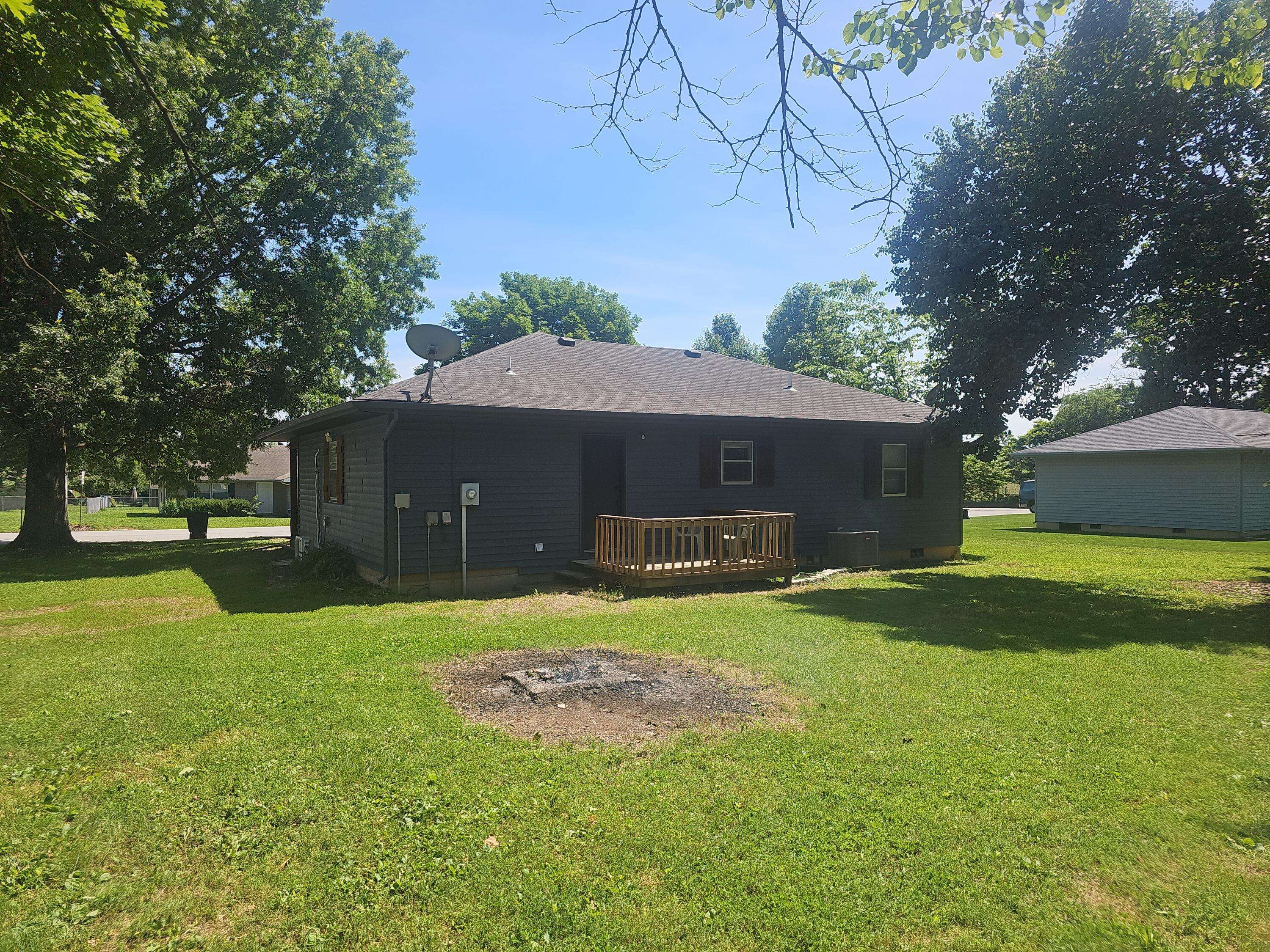 1503 Knight ST, West Plains, MO 65775