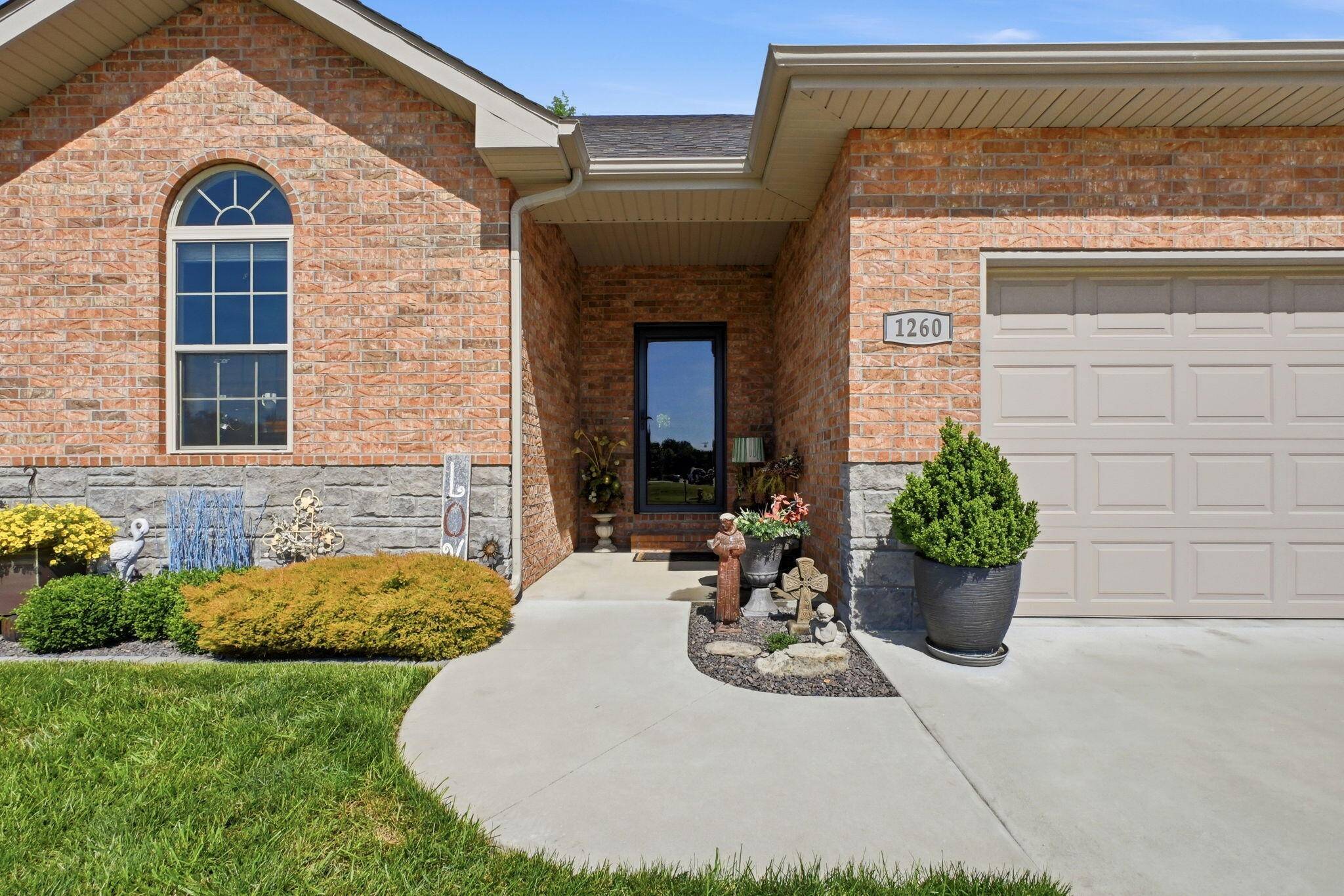 1260 S Mission AVE, Bolivar, MO 65613