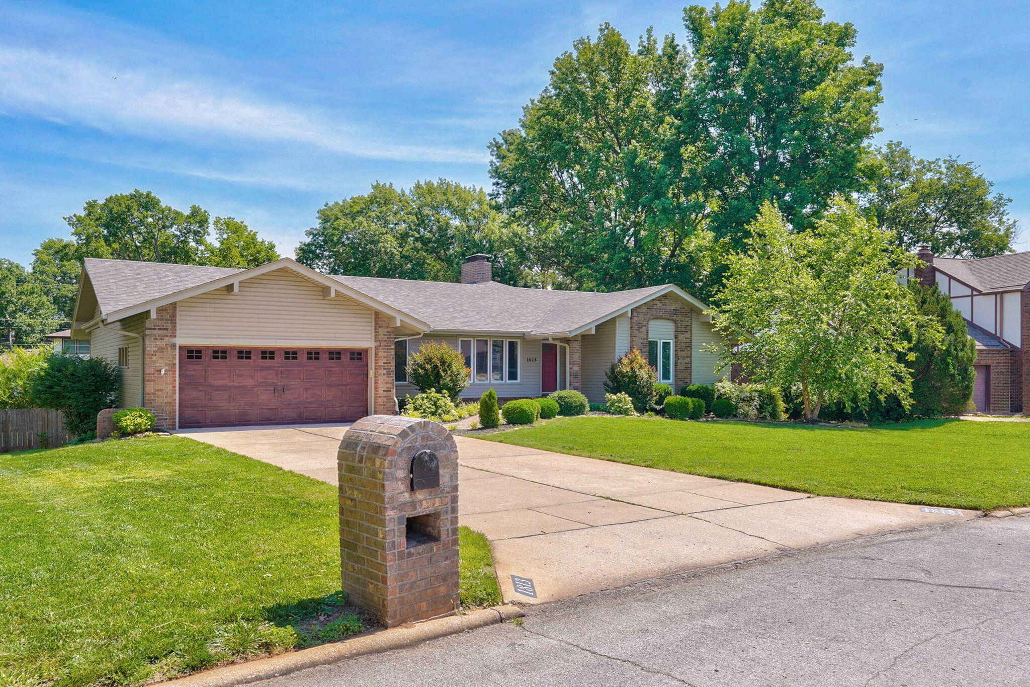 1813 E Camino Alto ST, Springfield, MO 65804