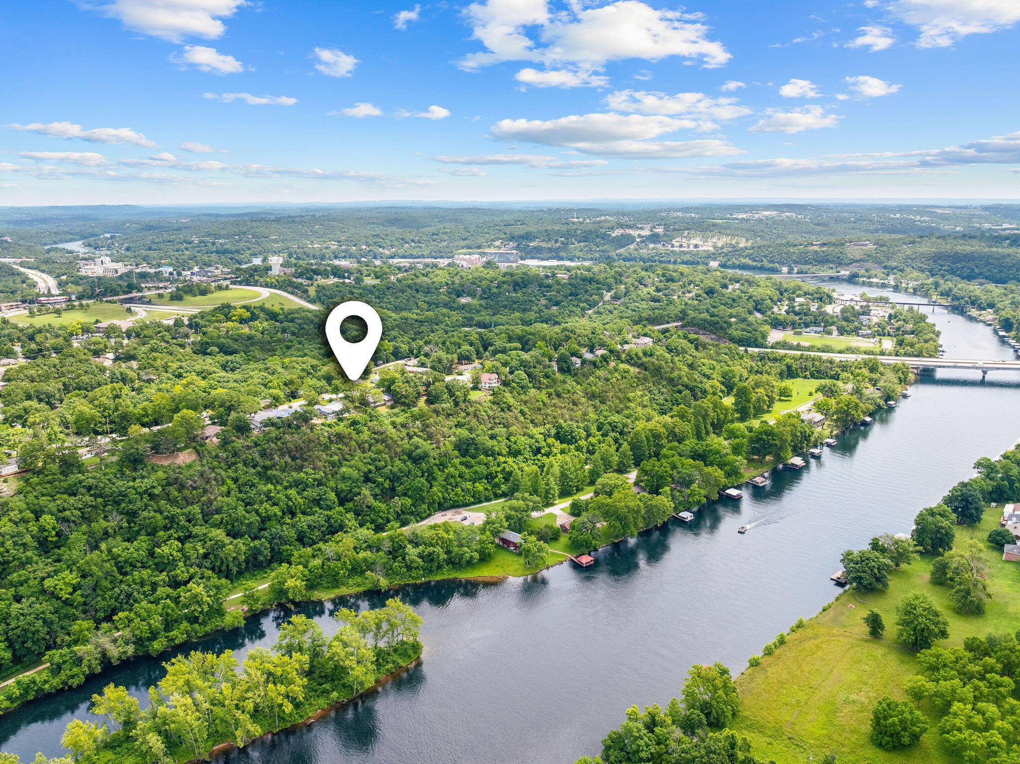 909 Cliff DR, Branson, MO 65616