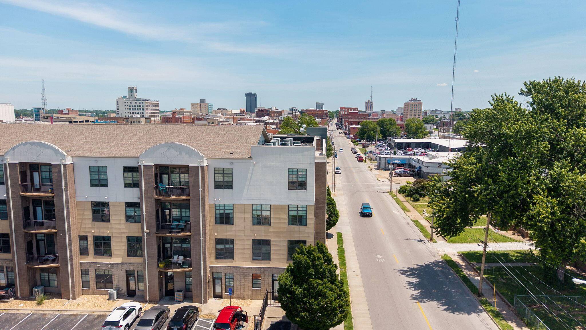 623 W Walnut ST #Unit 301, Springfield, MO 65806